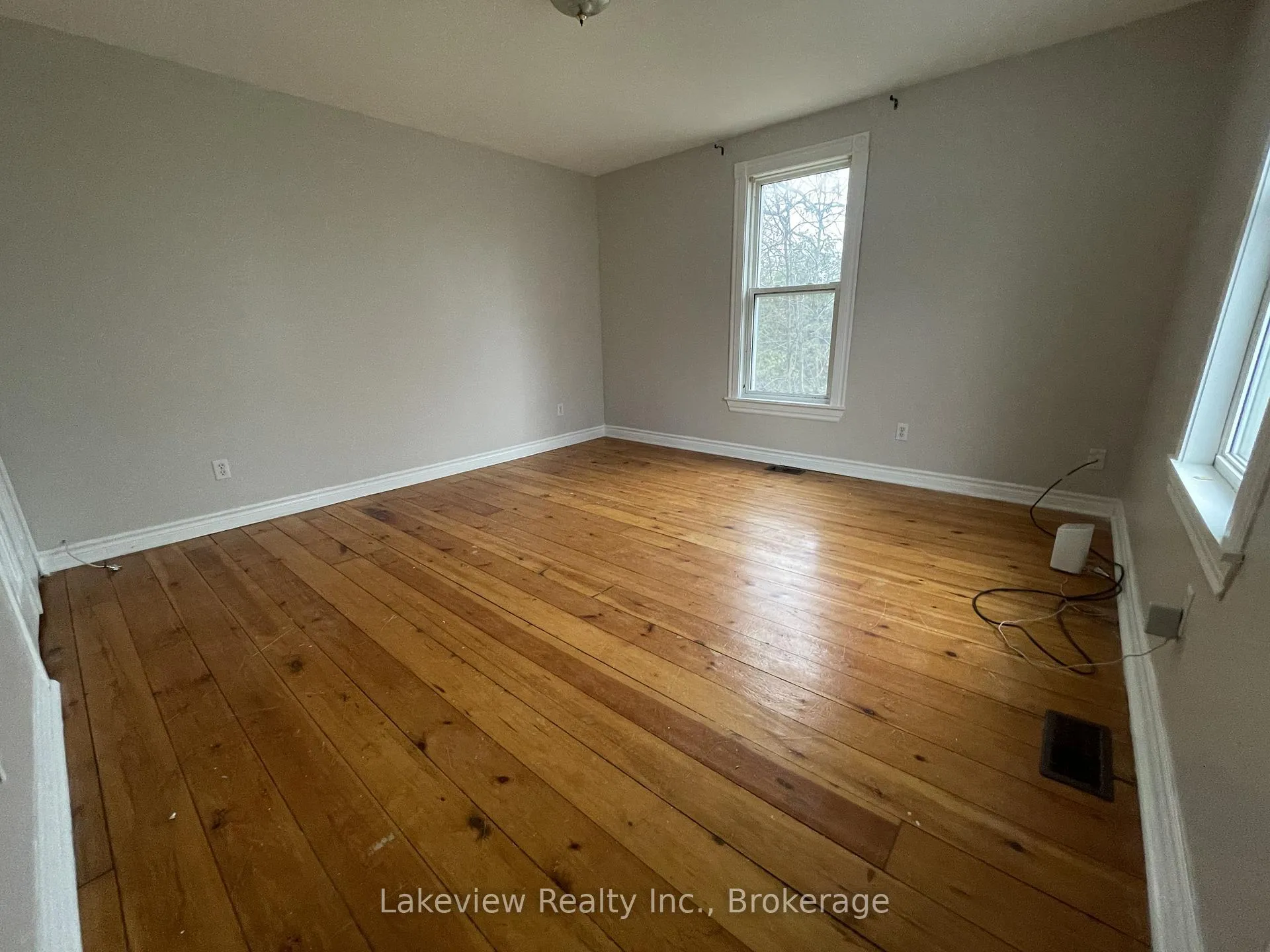 Photo 10 of 151 Simcoe Street, Orillia — HOMEH