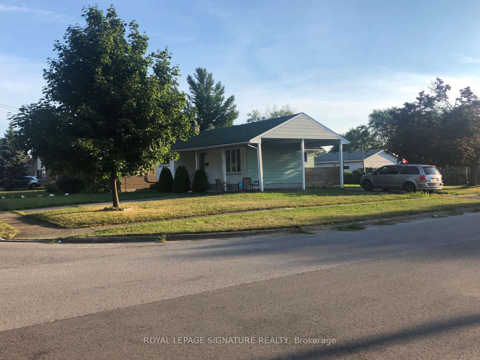 Front of 7381 Marieclaude Avenue