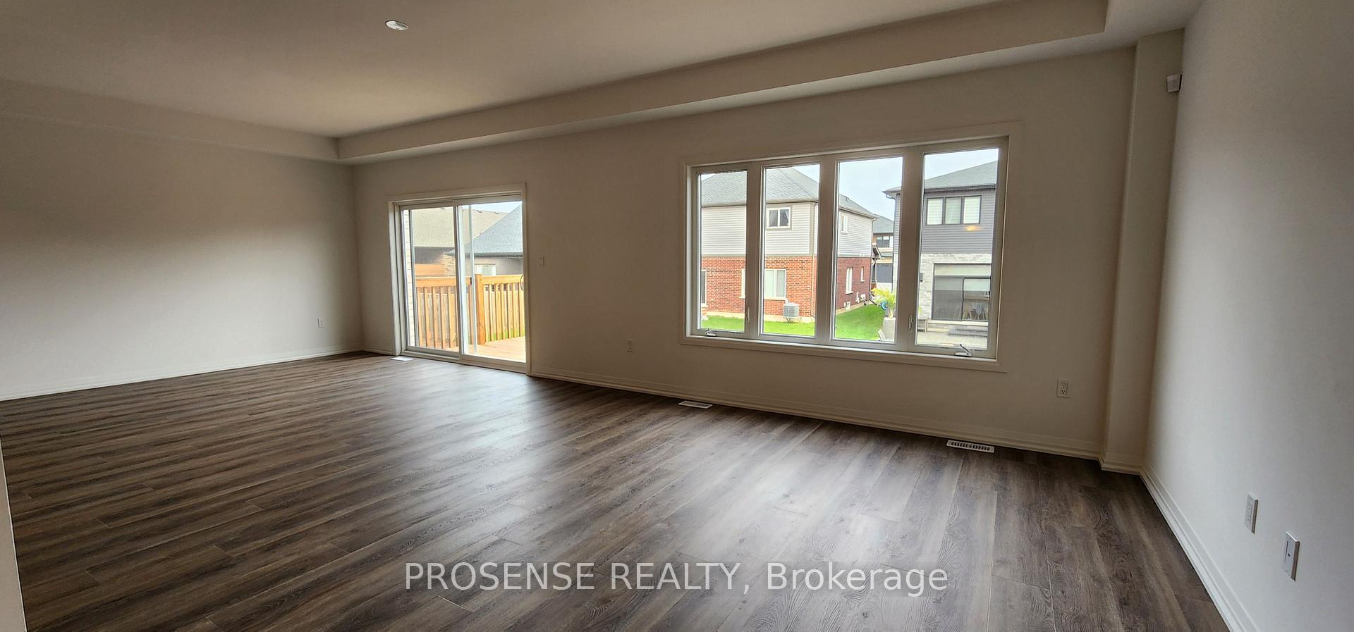 Photo 5 of 41 Samuel Avenue, Pelham, Fonthill — HOMEH