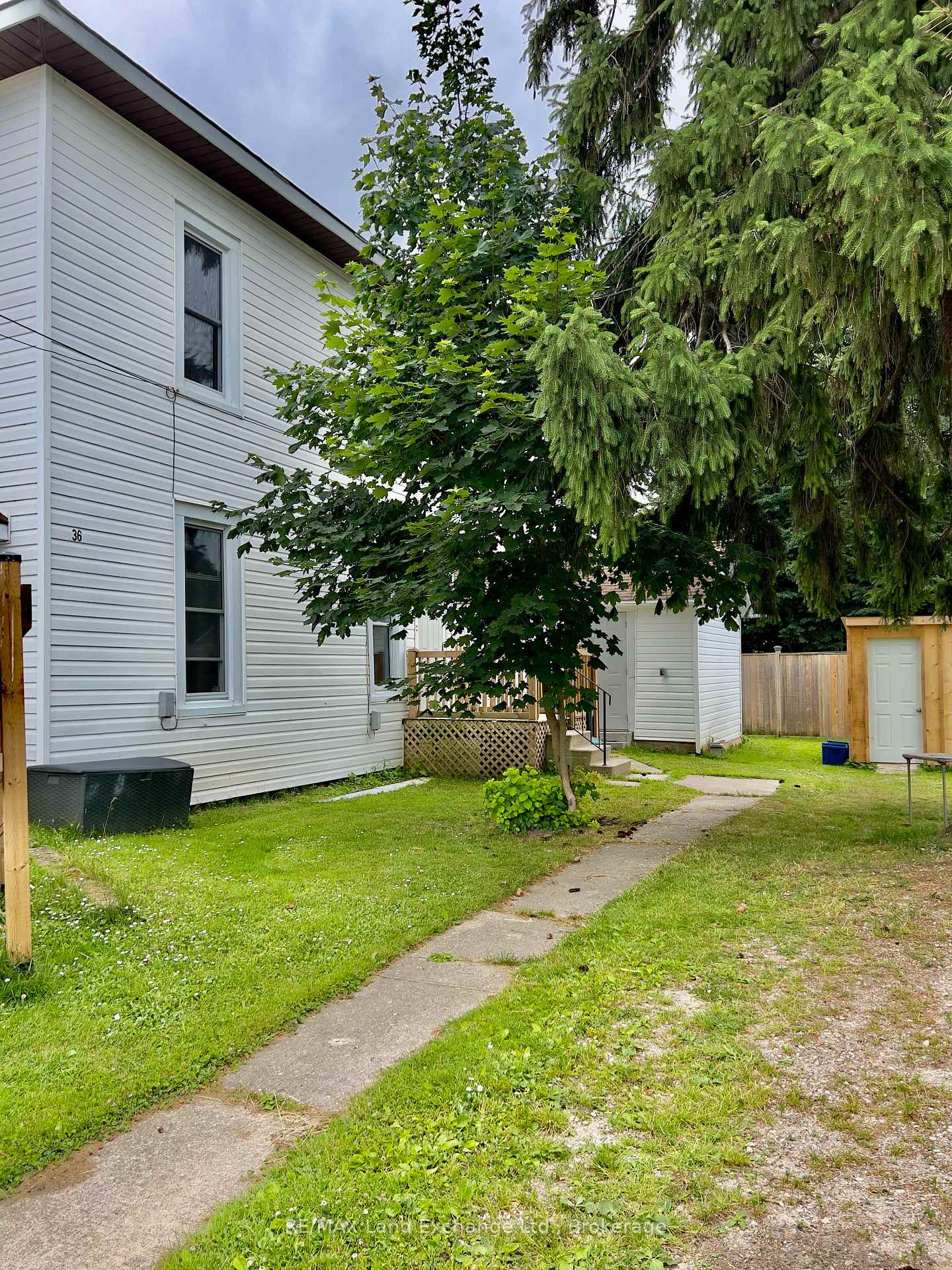 Photo 3 of 36 Alfred Street W, North Huron, Wingham — HOMEH