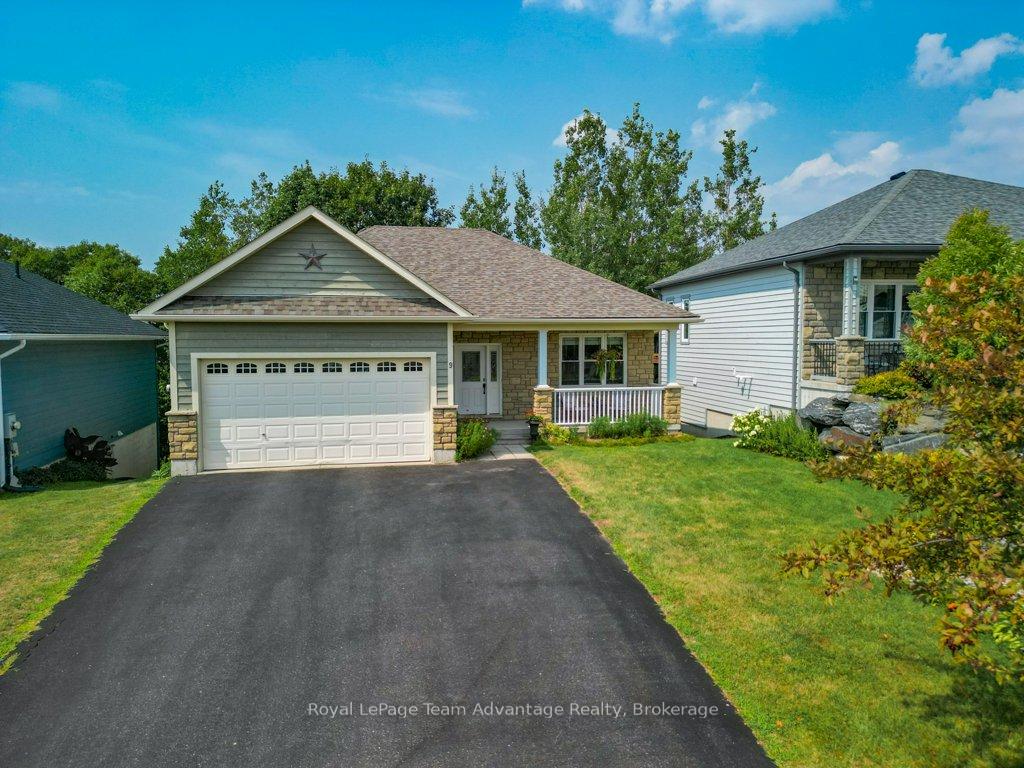 Photo 2 of 9 Avery Court, Parry Sound — HOMEH
