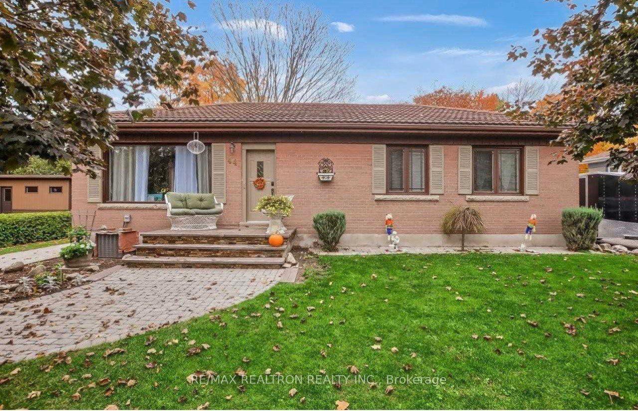 Photo 1 of 44 George Street, New Tecumseth, Alliston — HOMEH