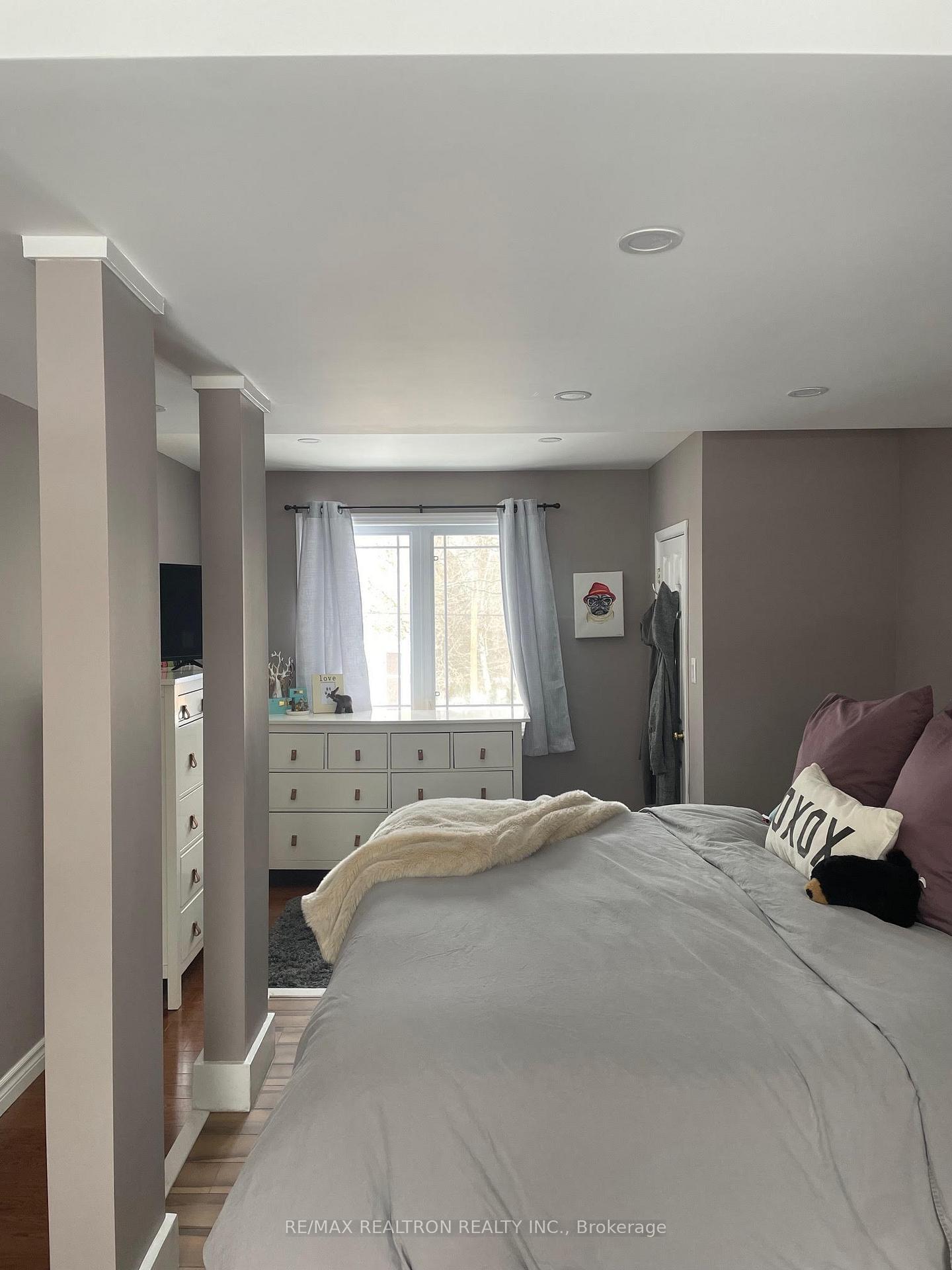 Photo 8 of 44 George Street, New Tecumseth, Alliston — HOMEH