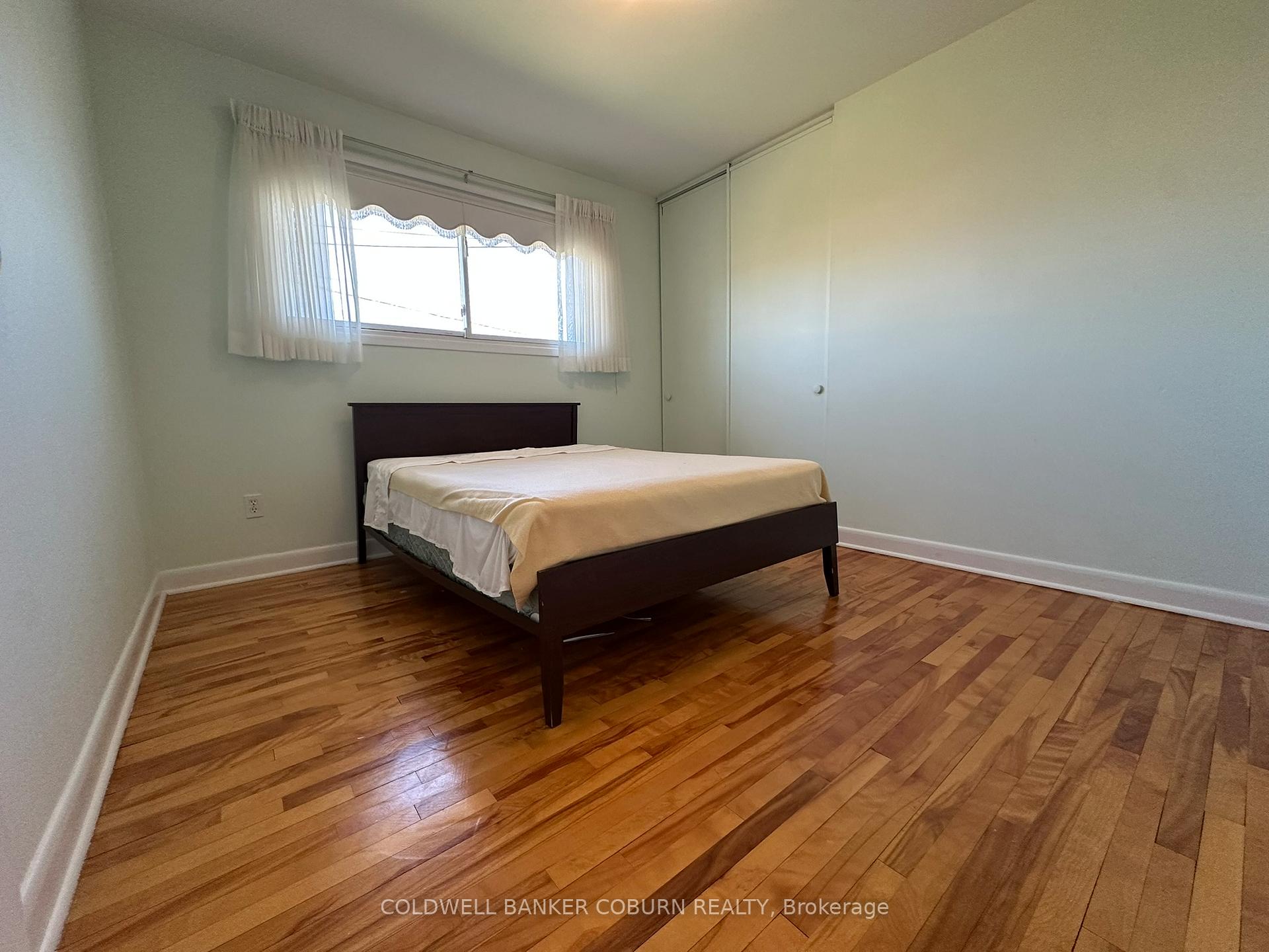 Photo 11 of 2401 Drury Lane, Ottawa, Parkway Park — HOMEH