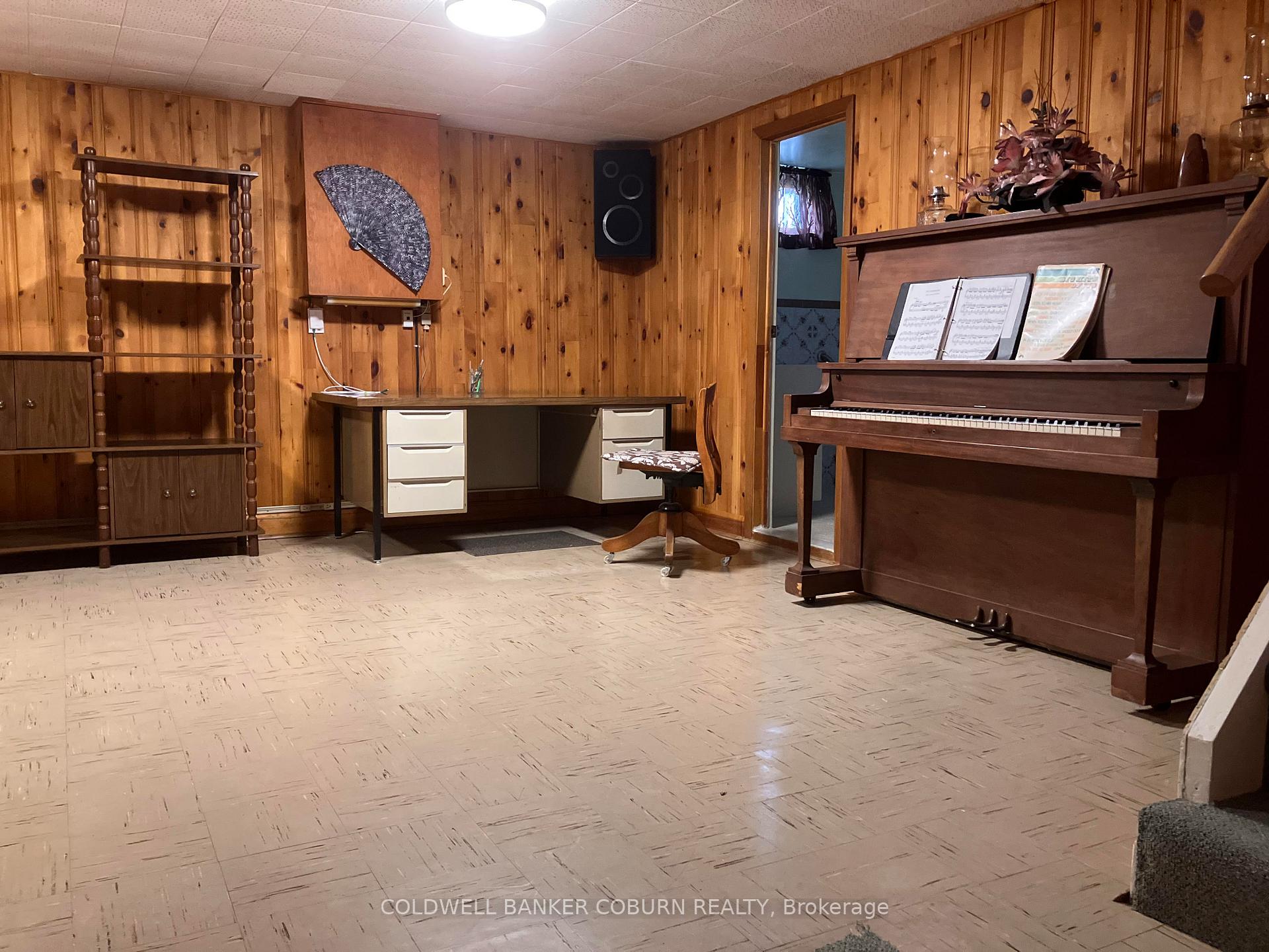 Photo 15 of 2401 Drury Lane, Ottawa, Parkway Park — HOMEH
