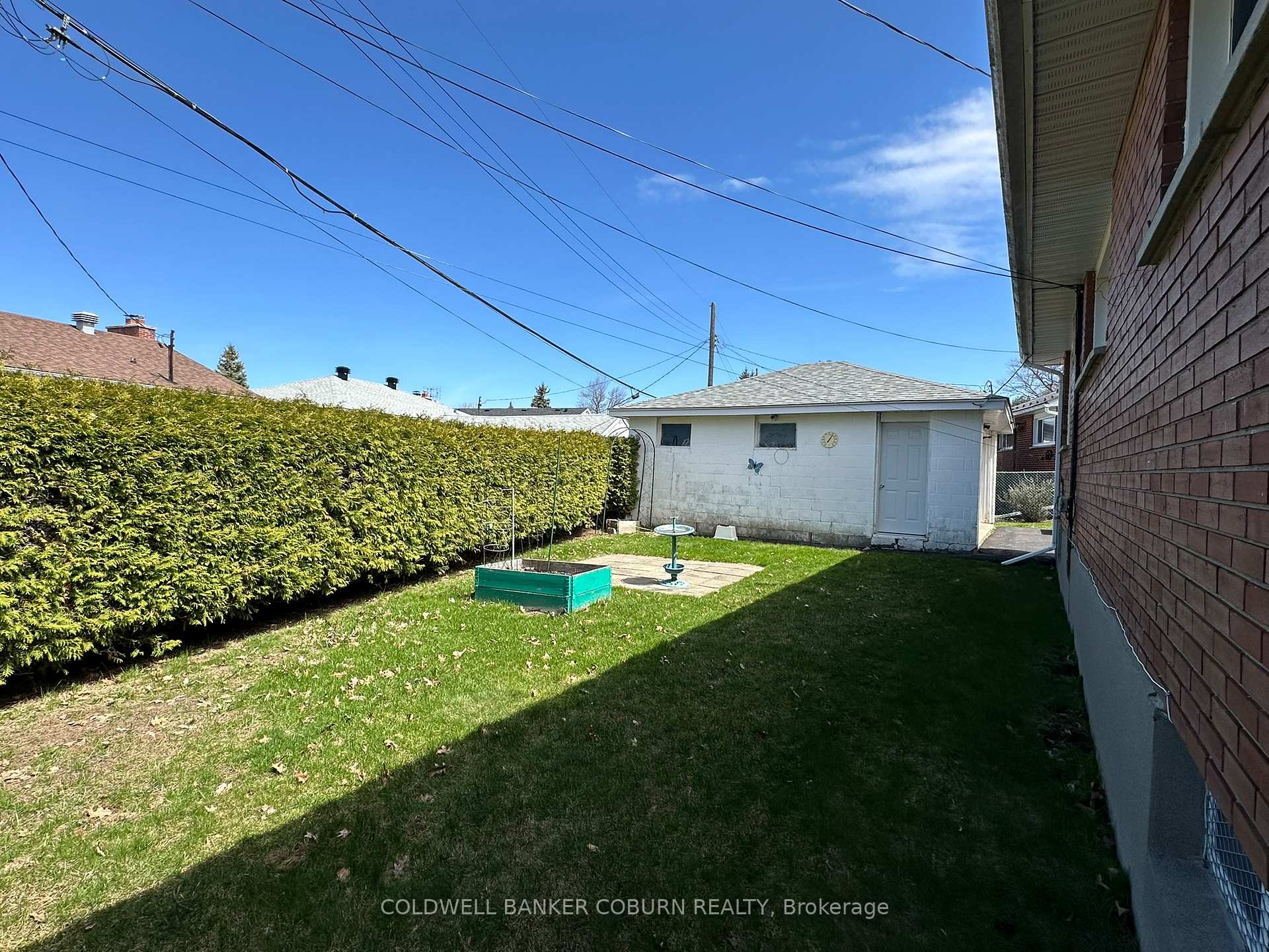 Photo 22 of 2401 Drury Lane, Ottawa, Parkway Park — HOMEH