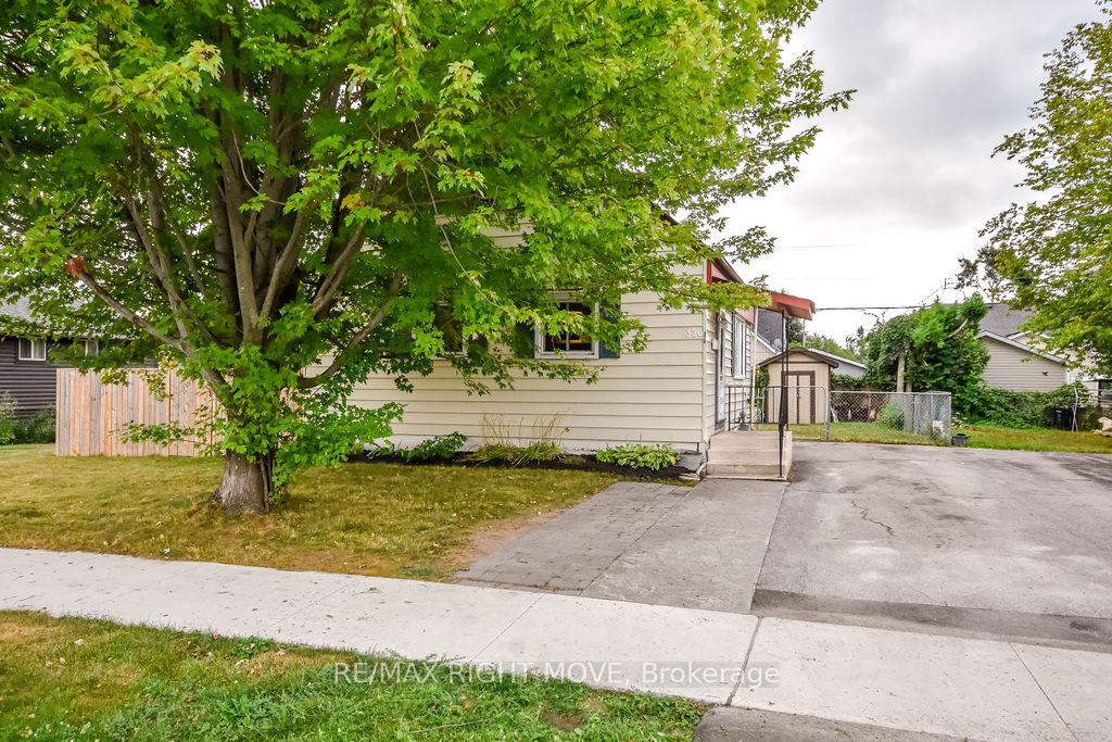 Photo 2 of 320 Hilda Street, Orillia — HOMEH