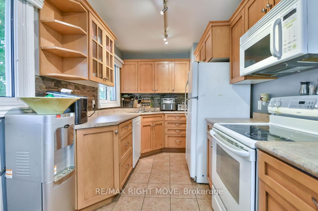 Photo 5 of 320 Hilda Street, Orillia — HOMEH