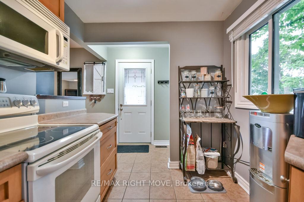 Photo 8 of 320 Hilda Street, Orillia — HOMEH