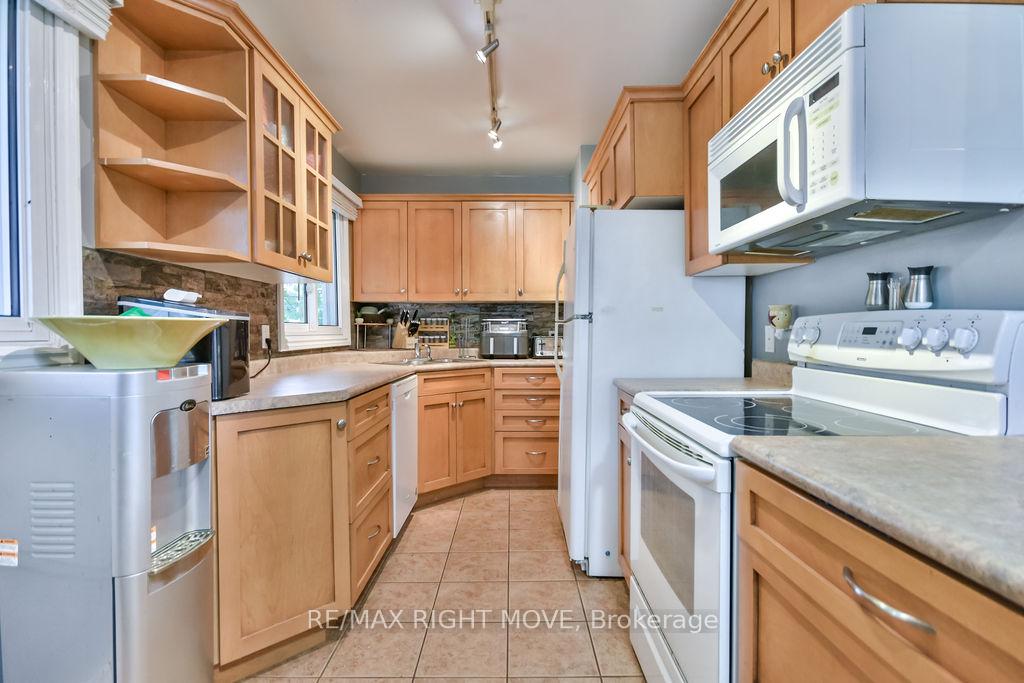Photo 9 of 320 Hilda Street, Orillia — HOMEH
