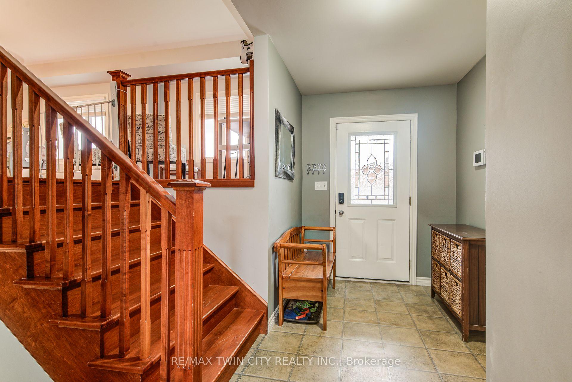 Photo 4 of 500 Boyne Avenue, North Perth, Listowel — HOMEH