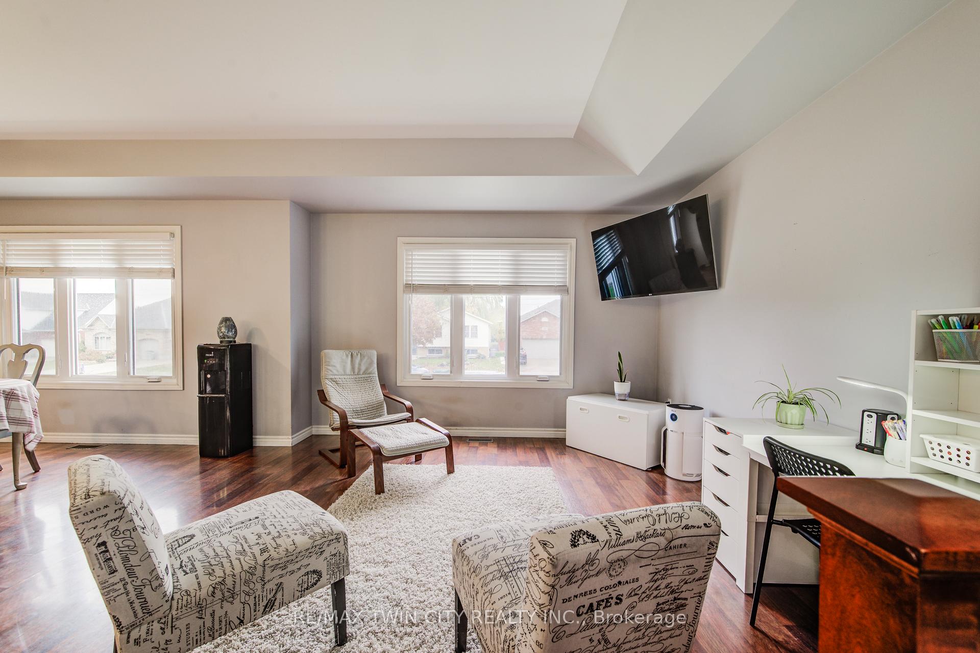 Photo 6 of 500 Boyne Avenue, North Perth, Listowel — HOMEH