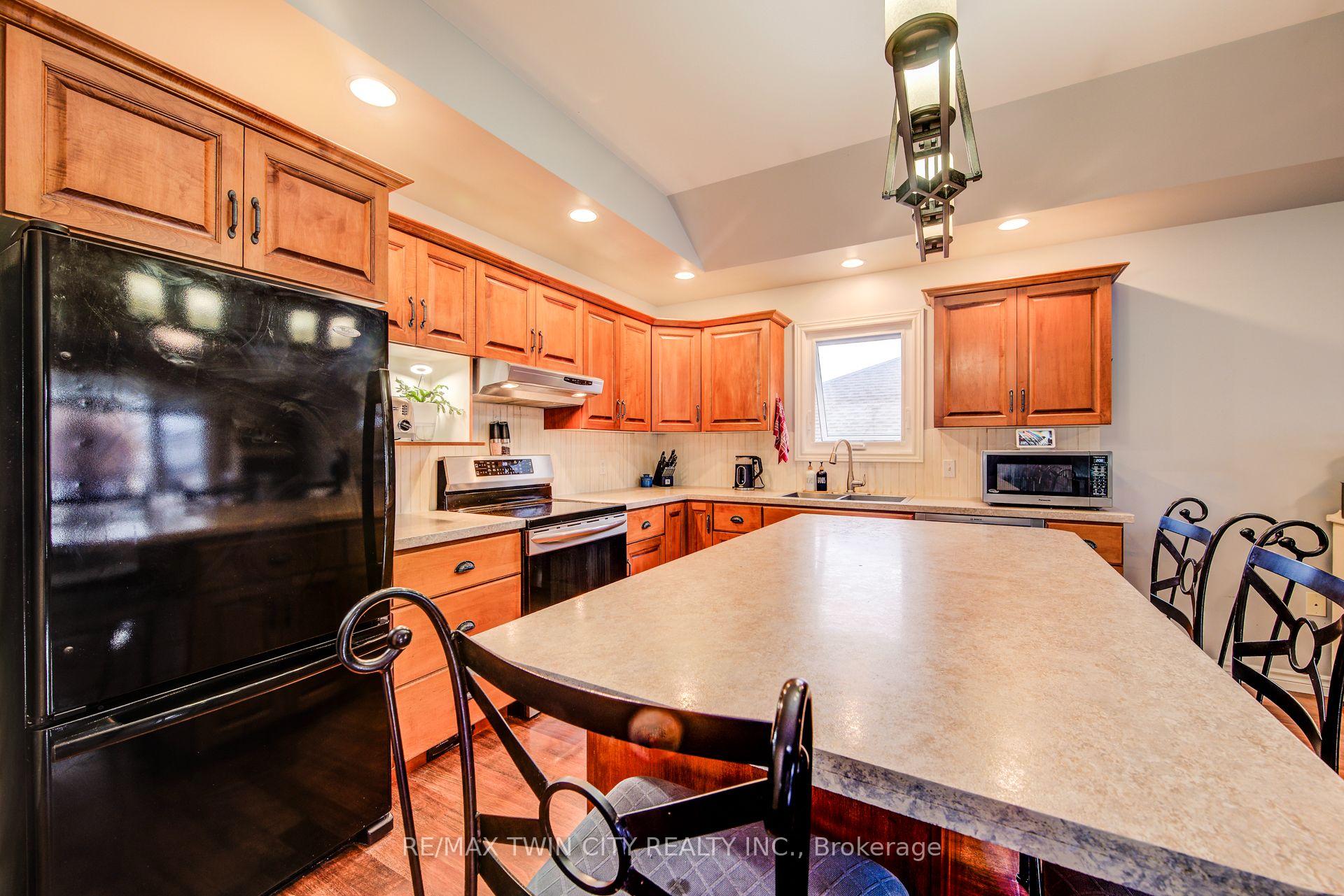 Photo 15 of 500 Boyne Avenue, North Perth, Listowel — HOMEH