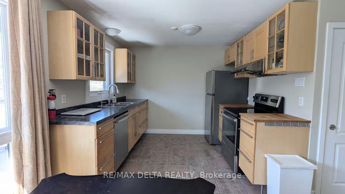 Photo 6 of 981 Lola Street E, Ottawa, Overbrook/Castle Heights — HOMEH