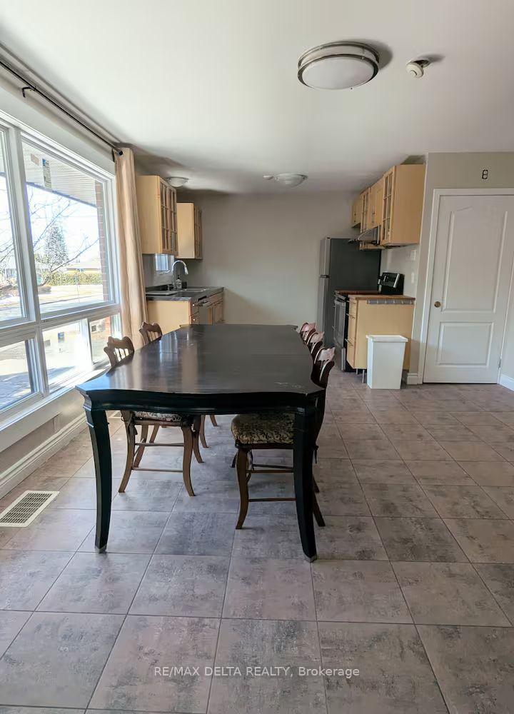 Photo 8 of 981 Lola Street E, Ottawa, Overbrook/Castle Heights — HOMEH