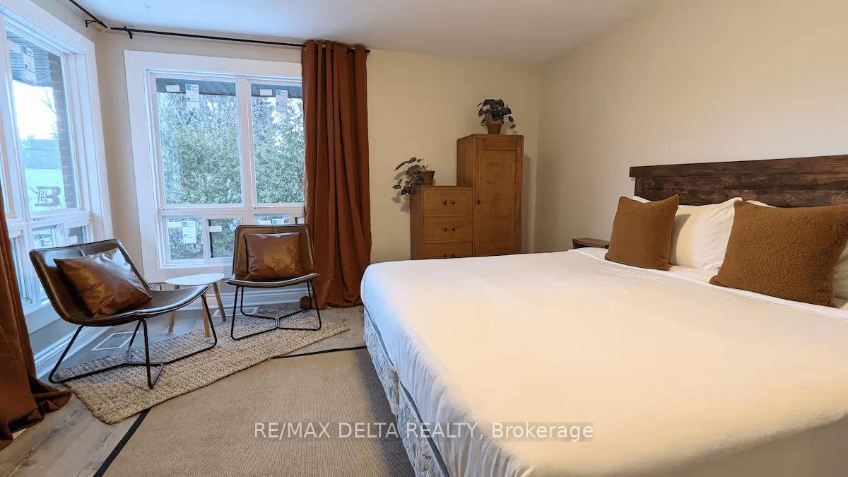 Photo 12 of 981 Lola Street E, Ottawa, Overbrook/Castle Heights — HOMEH