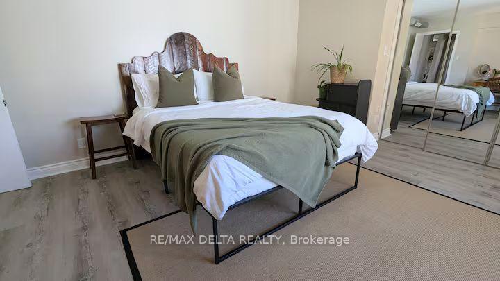 Photo 23 of 981 Lola Street E, Ottawa, Overbrook/Castle Heights — HOMEH