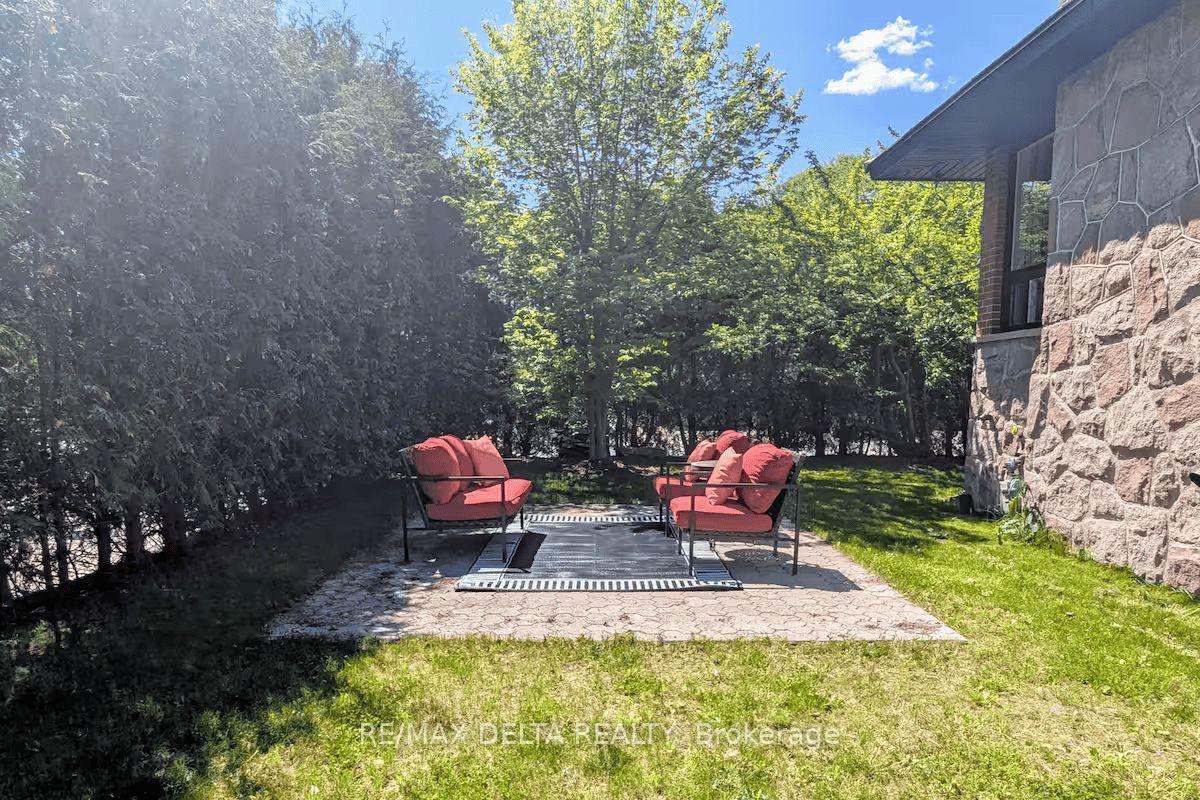 Photo 26 of 981 Lola Street E, Ottawa, Overbrook/Castle Heights — HOMEH