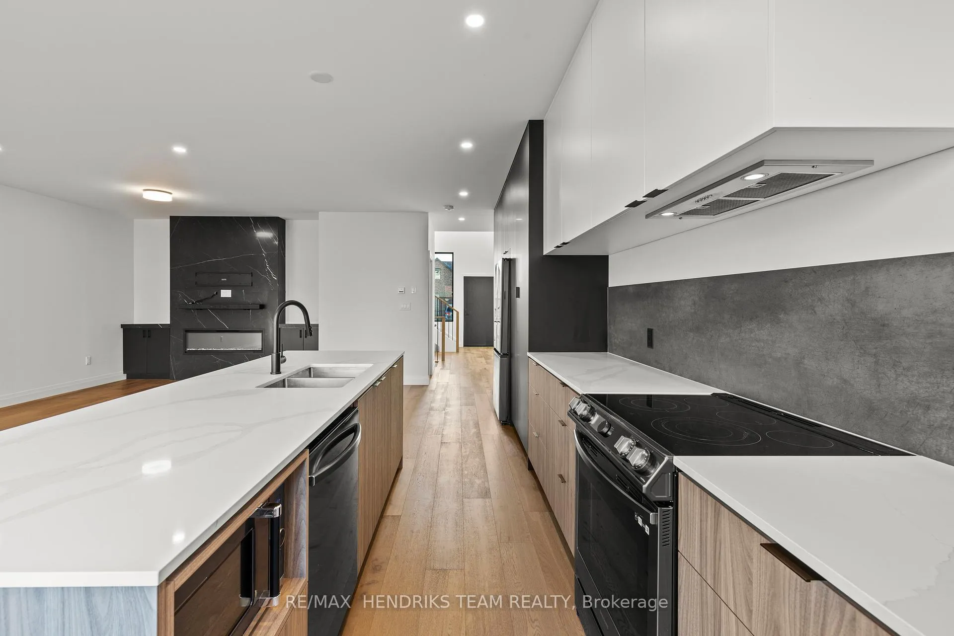 Photo 6 of 102 Lametti Drive, Pelham, Fonthill — HOMEH