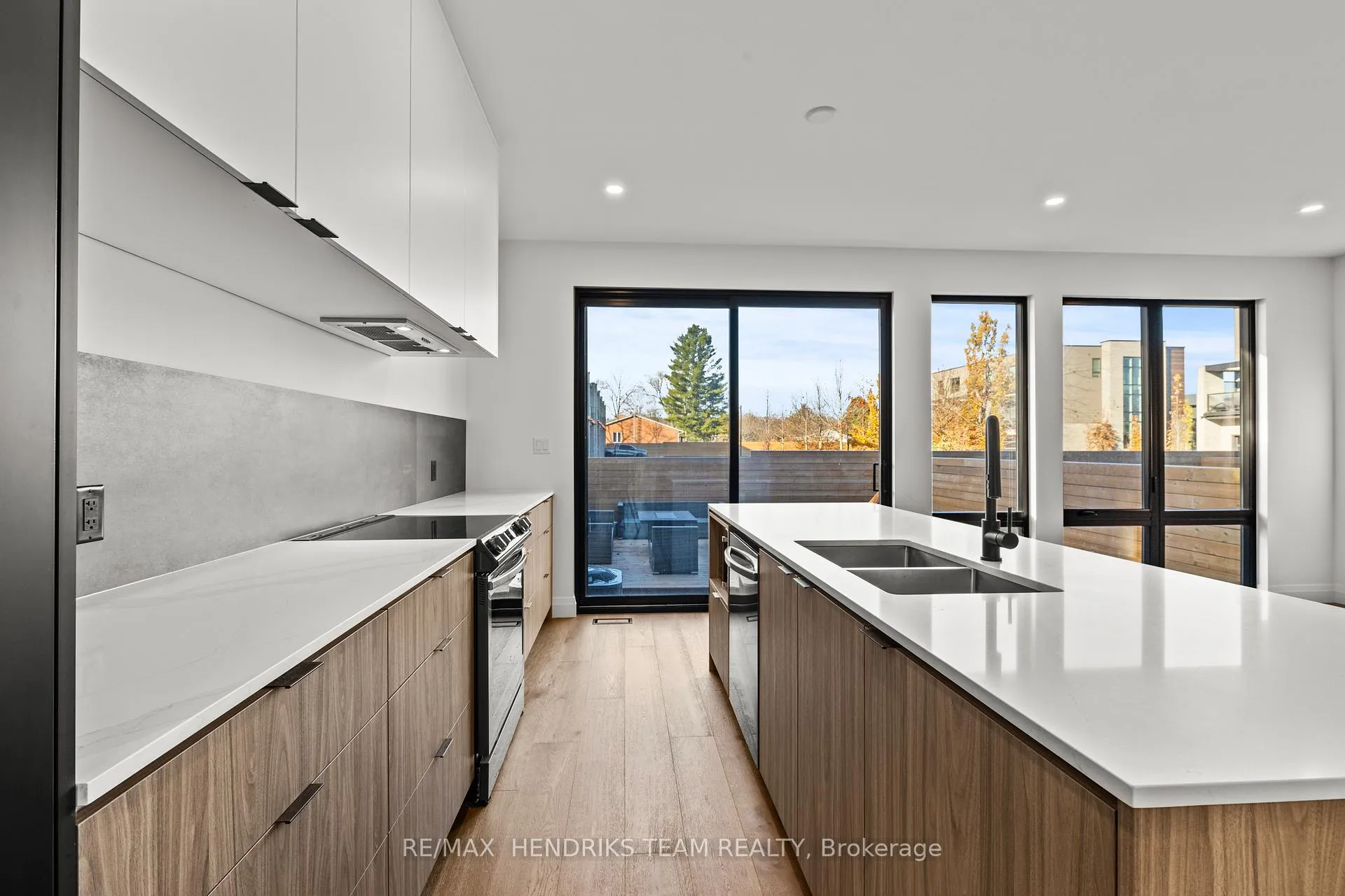 Photo 11 of 102 Lametti Drive, Pelham, Fonthill — HOMEH
