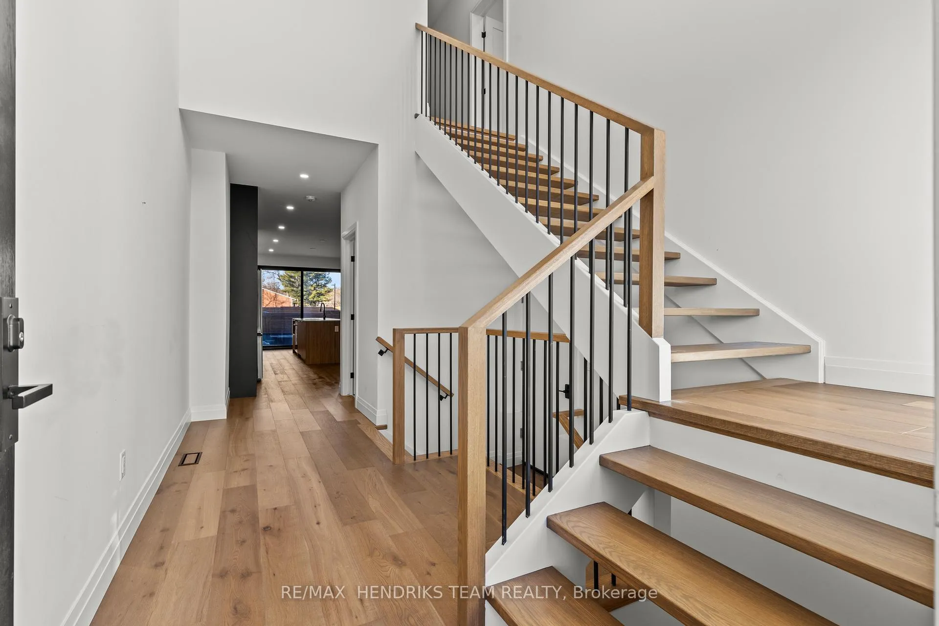 Photo 19 of 102 Lametti Drive, Pelham, Fonthill — HOMEH