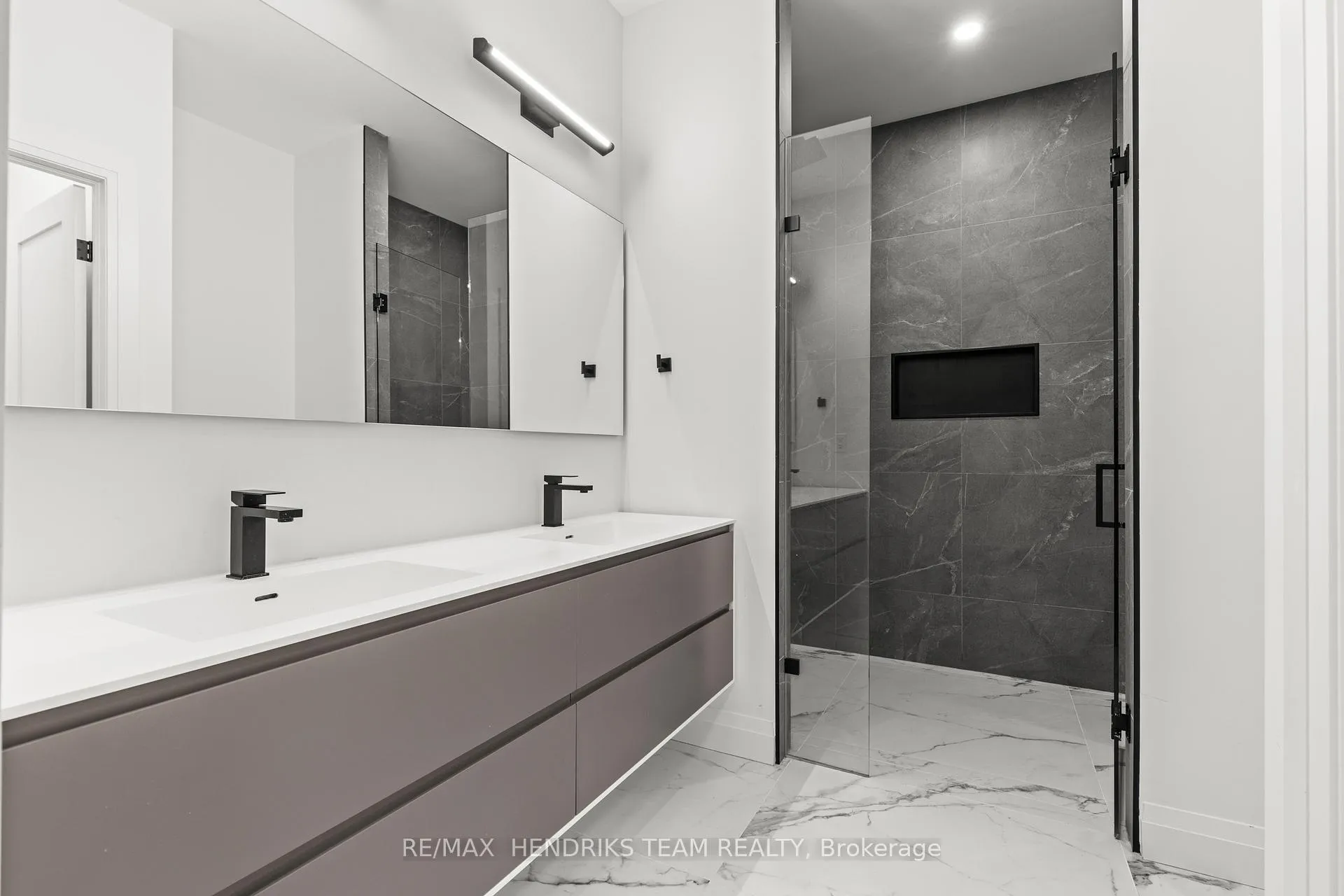 Photo 27 of 102 Lametti Drive, Pelham, Fonthill — HOMEH