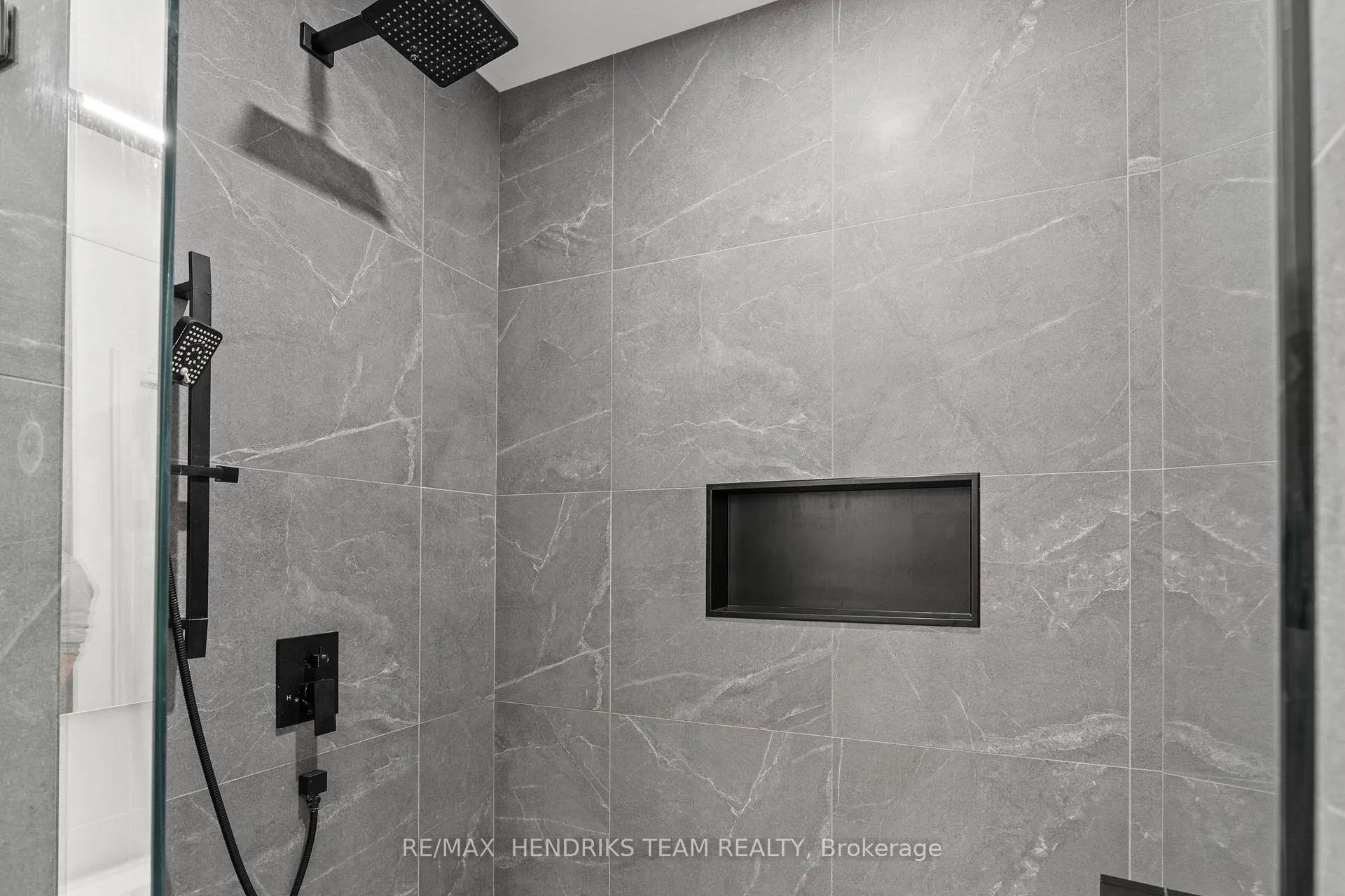 Photo 29 of 102 Lametti Drive, Pelham, Fonthill — HOMEH