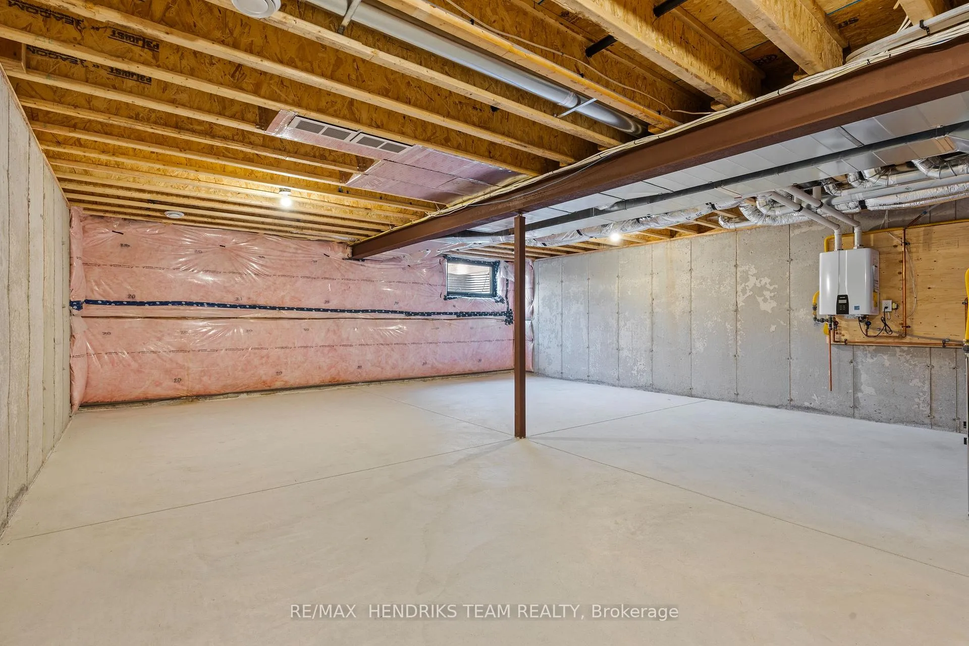 Photo 36 of 102 Lametti Drive, Pelham, Fonthill — HOMEH
