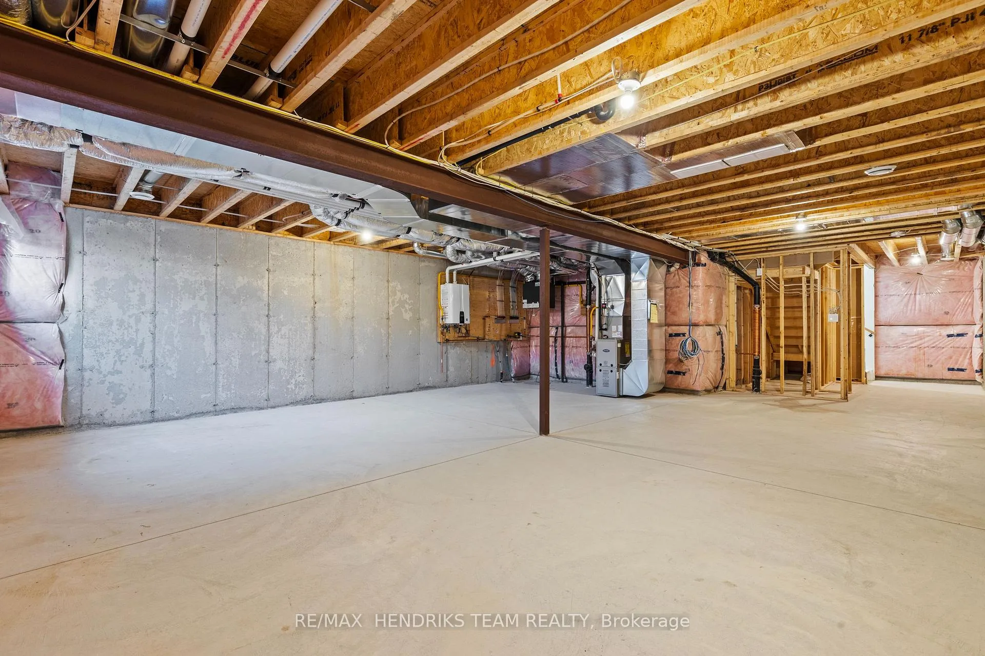 Photo 37 of 102 Lametti Drive, Pelham, Fonthill — HOMEH