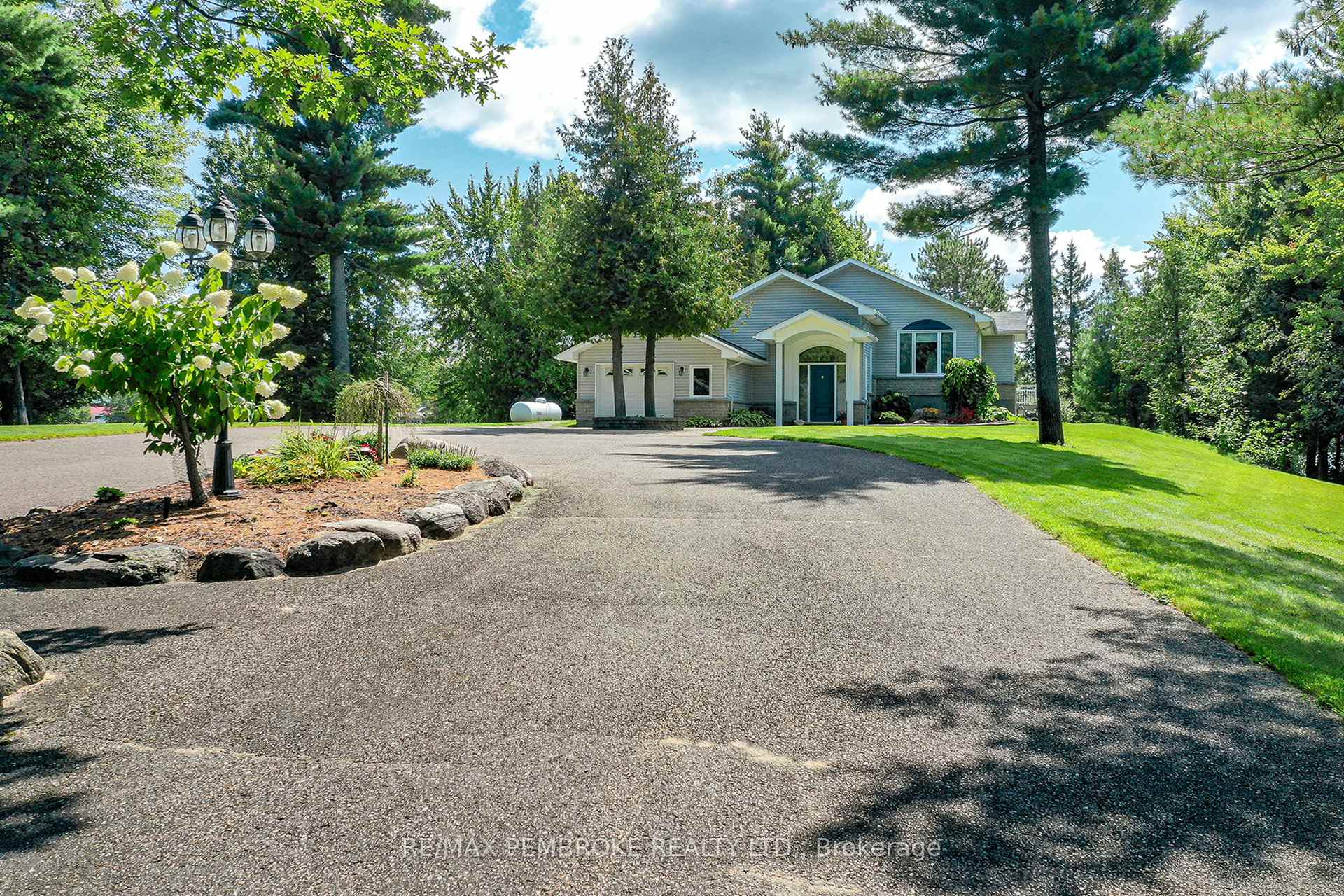 Front of 115 Island View Drive