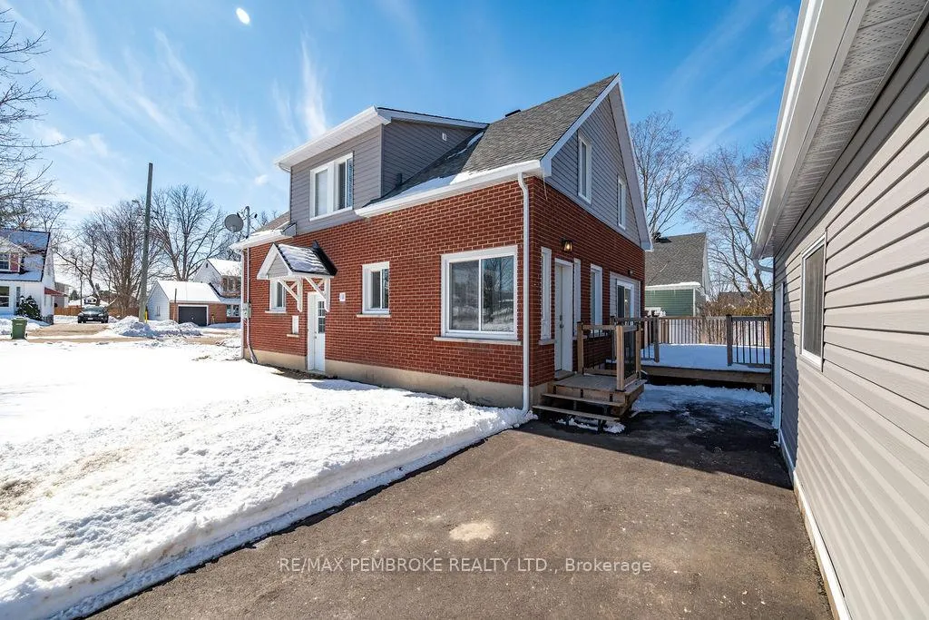 Photo 4 of 277 Dickson Street, Pembroke — HOMEH