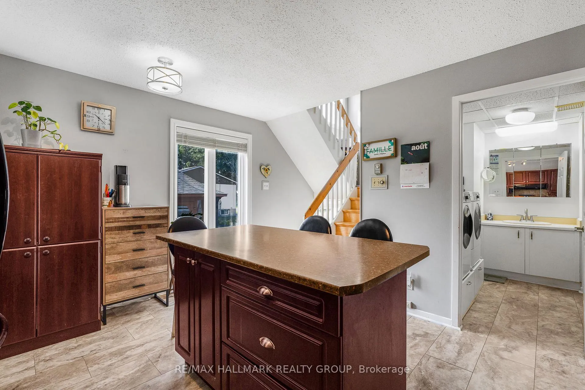 Photo 5 of 1115 Cholette Crescent, Ottawa, Convent Glen South — HOMEH
