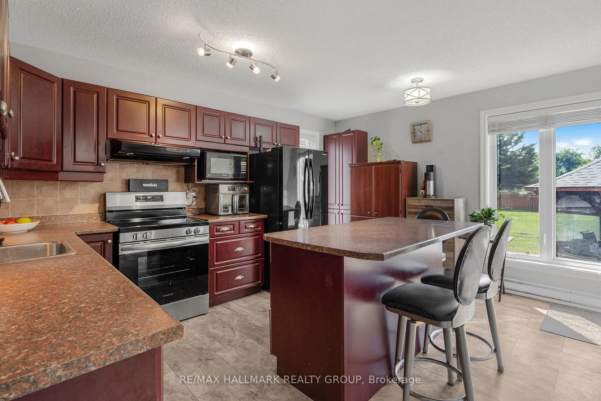 Photo 6 of 1115 Cholette Crescent, Ottawa, Convent Glen South — HOMEH