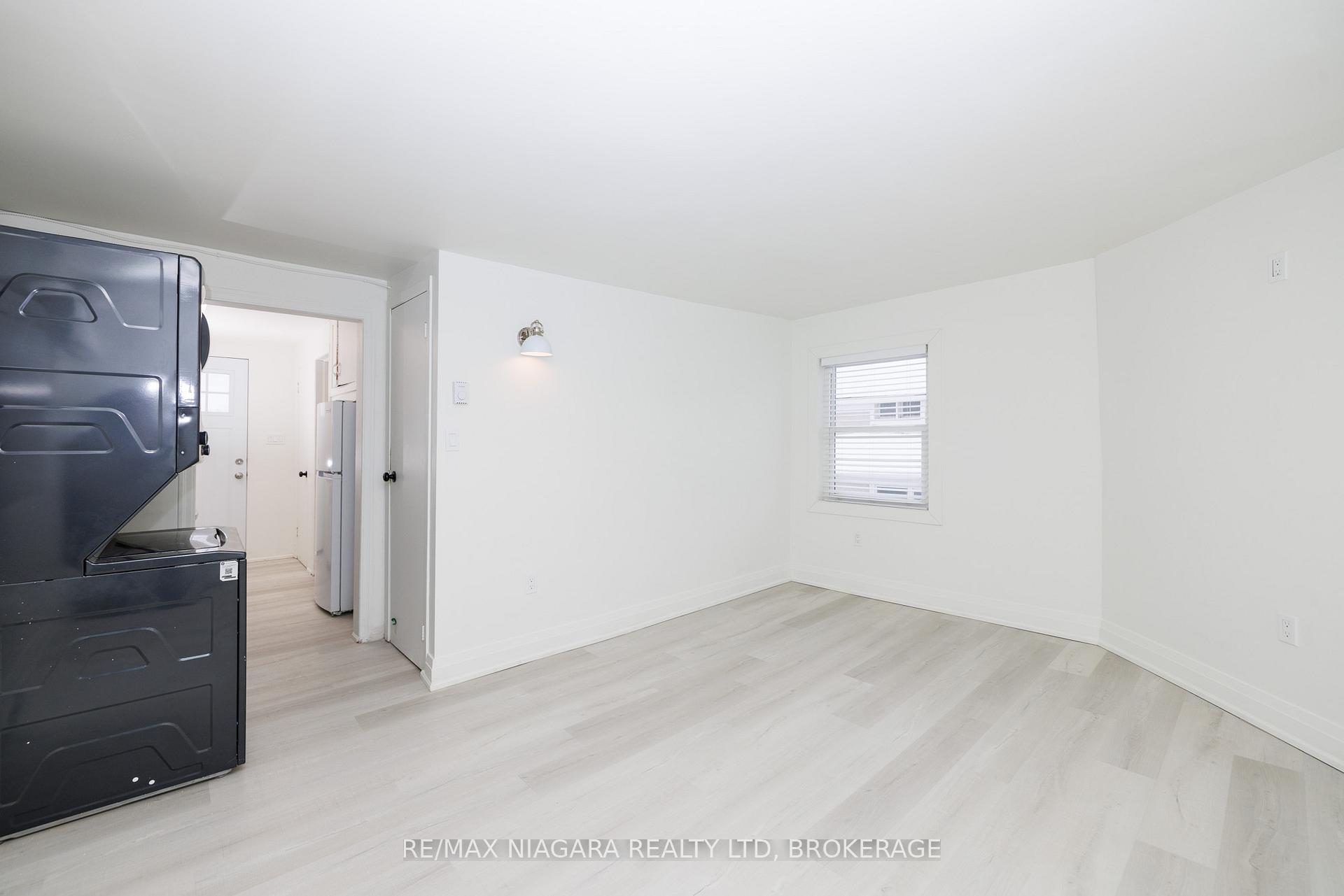 Photo 5 of Unit Upper, 14 Highway 20 W, Pelham, Fonthill — HOMEH