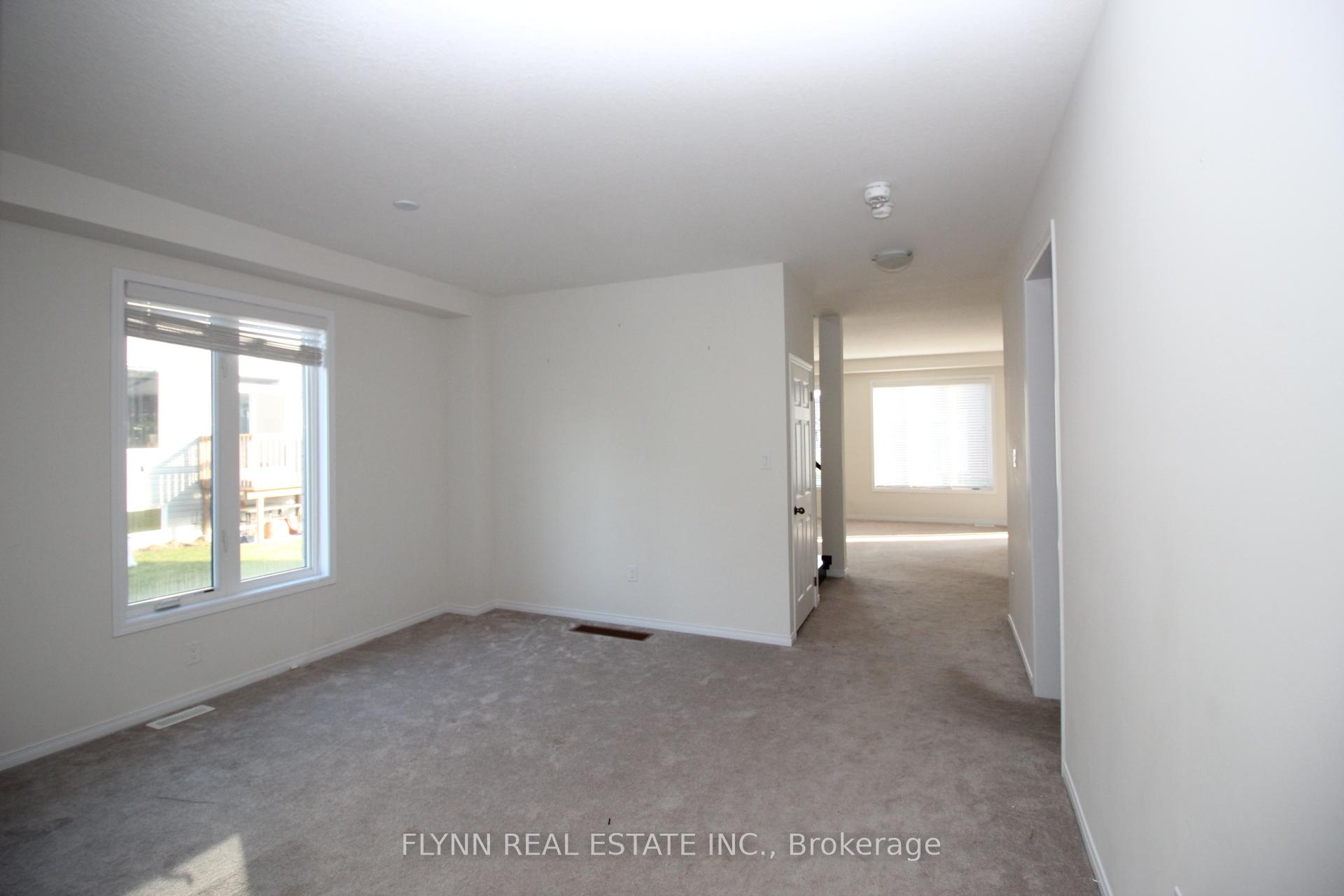 Photo 5 of 7804 Juneberry Drive, Niagara Falls, Brown — HOMEH