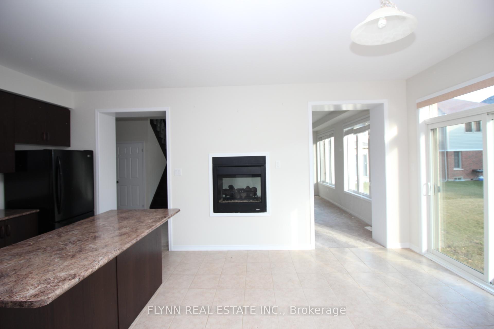 Photo 8 of 7804 Juneberry Drive, Niagara Falls, Brown — HOMEH