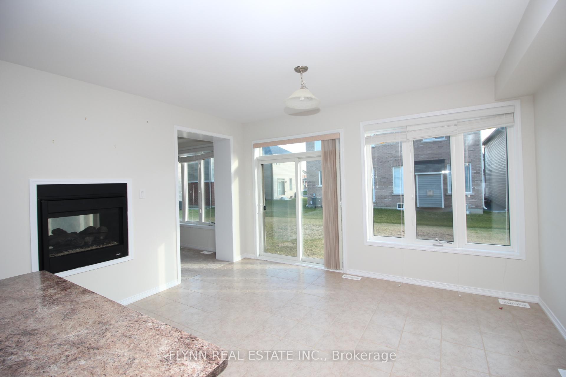 Photo 9 of 7804 Juneberry Drive, Niagara Falls, Brown — HOMEH