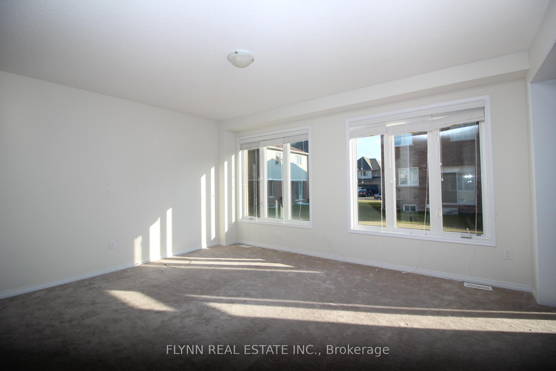 Photo 11 of 7804 Juneberry Drive, Niagara Falls, Brown — HOMEH