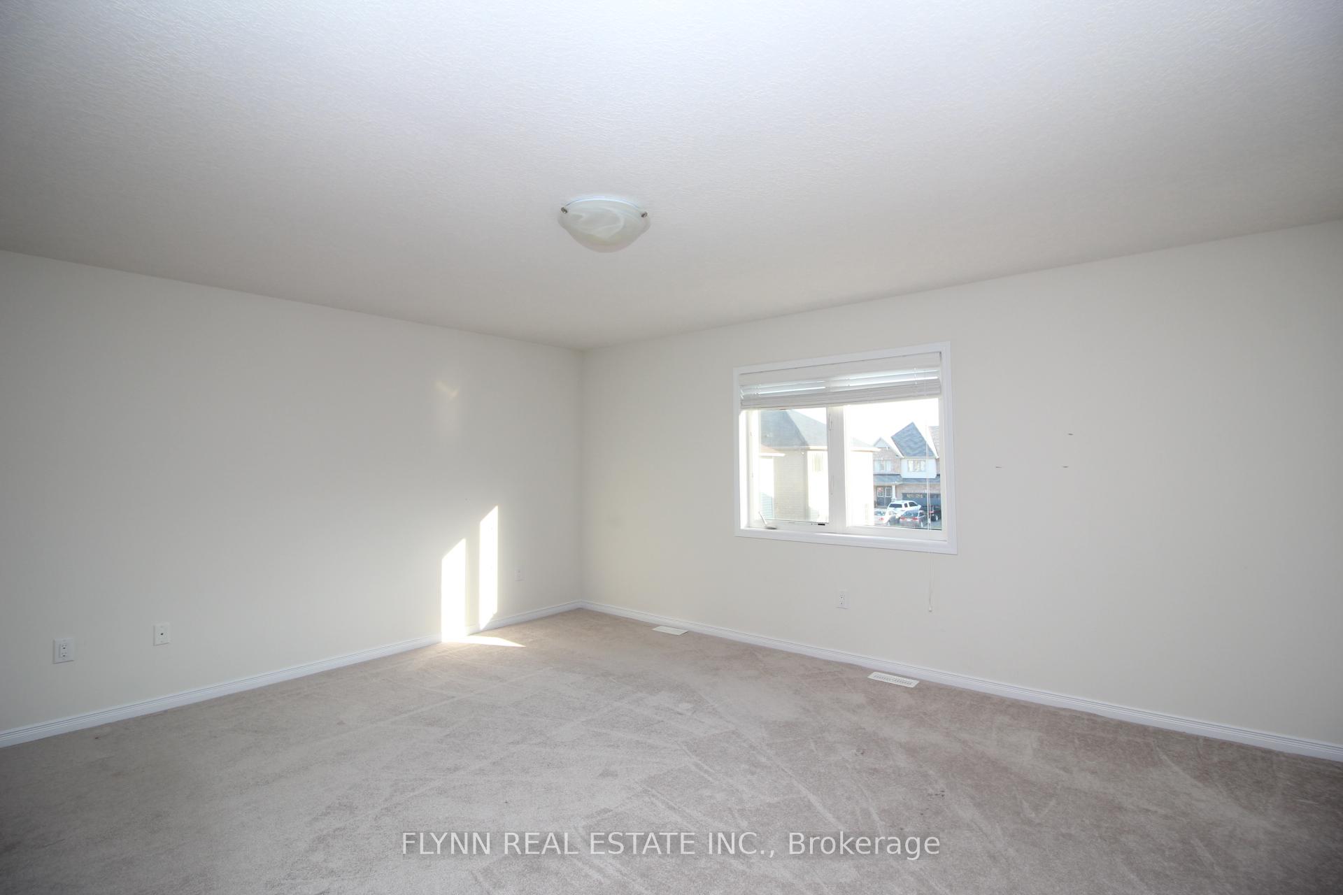 Photo 13 of 7804 Juneberry Drive, Niagara Falls, Brown — HOMEH