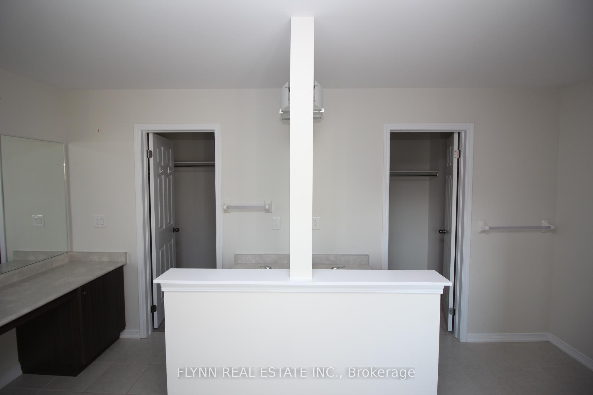 Photo 16 of 7804 Juneberry Drive, Niagara Falls, Brown — HOMEH