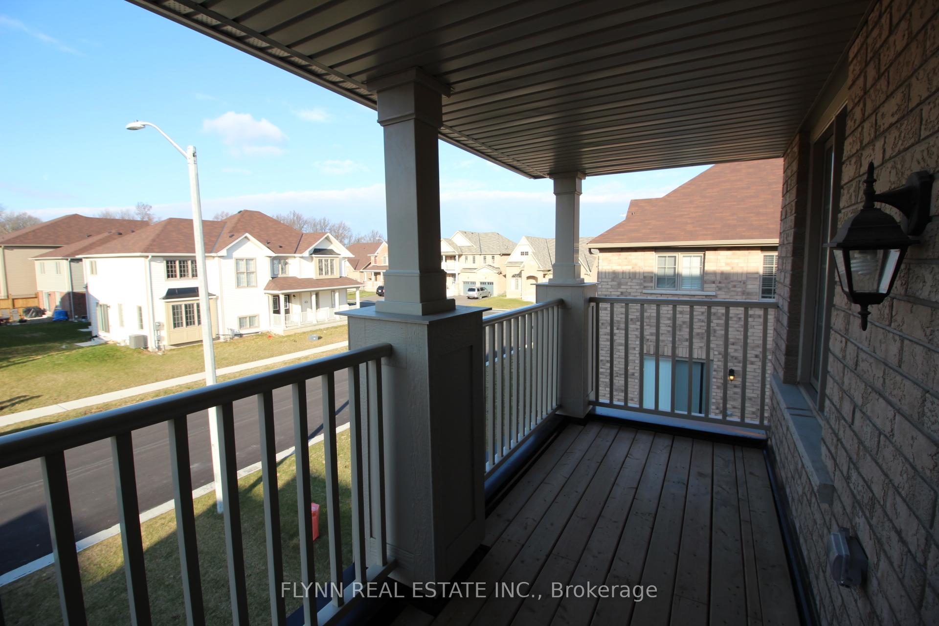 Photo 19 of 7804 Juneberry Drive, Niagara Falls, Brown — HOMEH