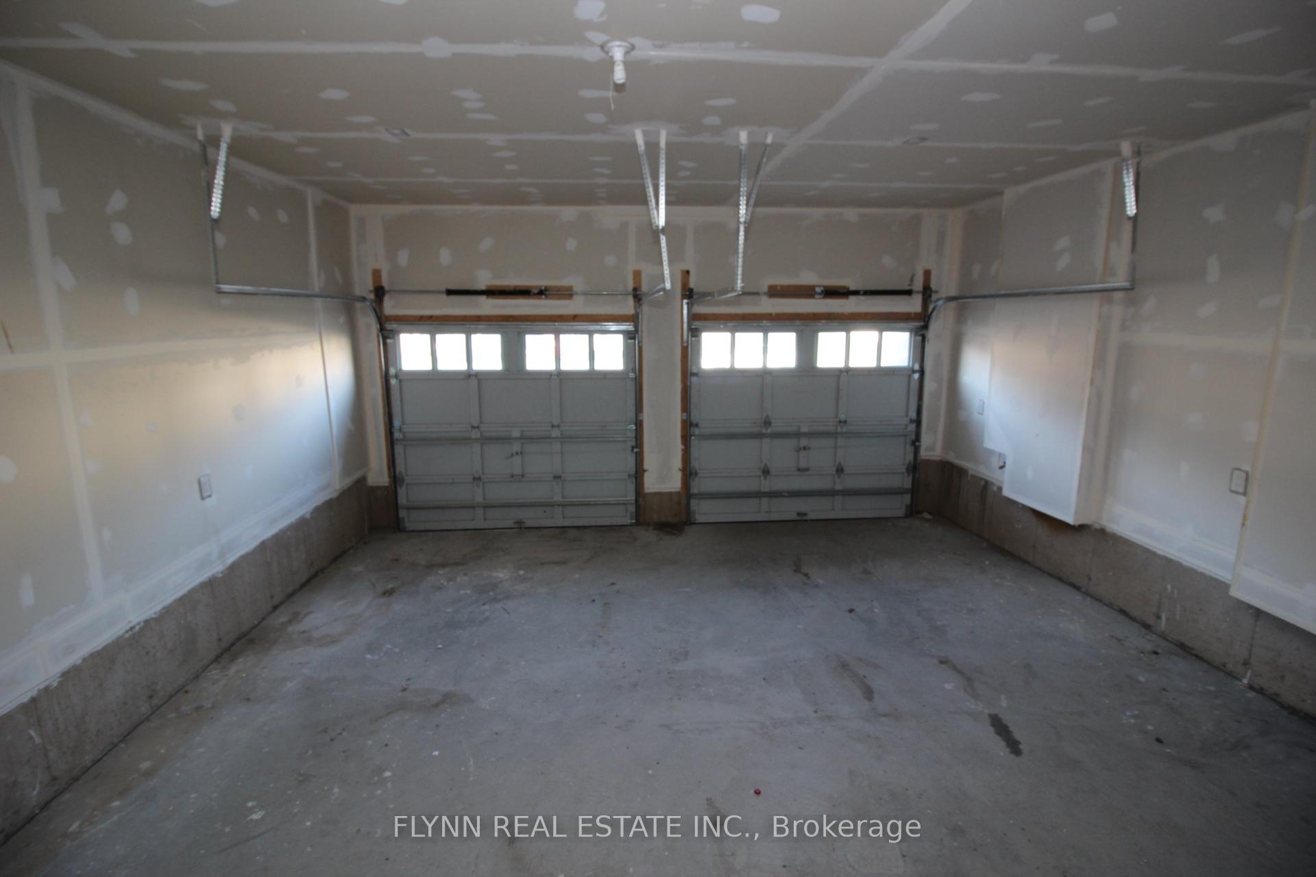 Photo 26 of 7804 Juneberry Drive, Niagara Falls, Brown — HOMEH