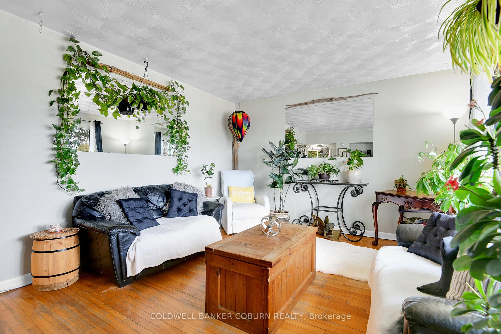 Photo 6 of 414 Presland Road, Ottawa, Overbrook/Castle Heights — HOMEH