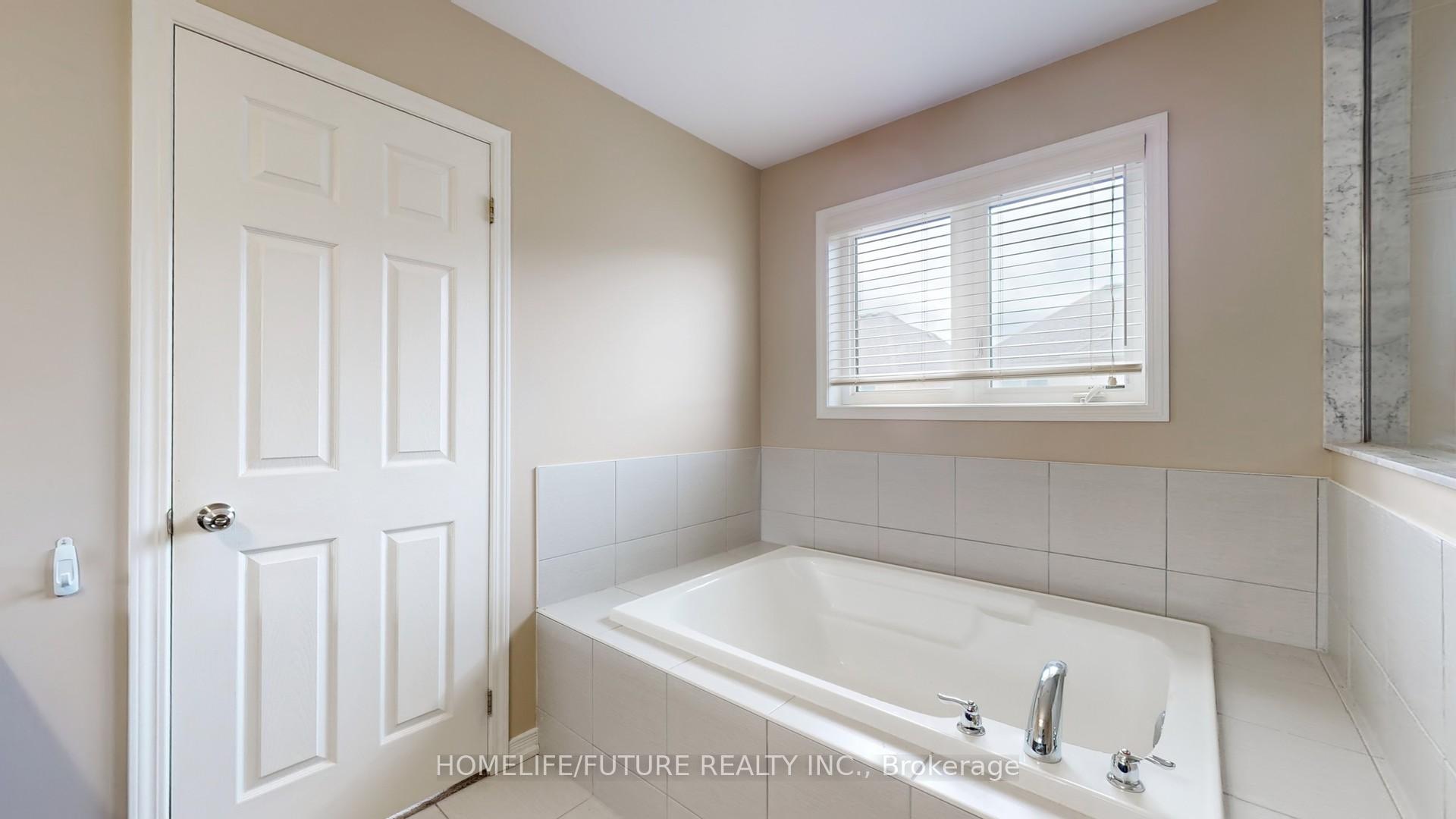 Photo 29 of 2372 Equestrian Crescent, Oshawa, Windfields — HOMEH