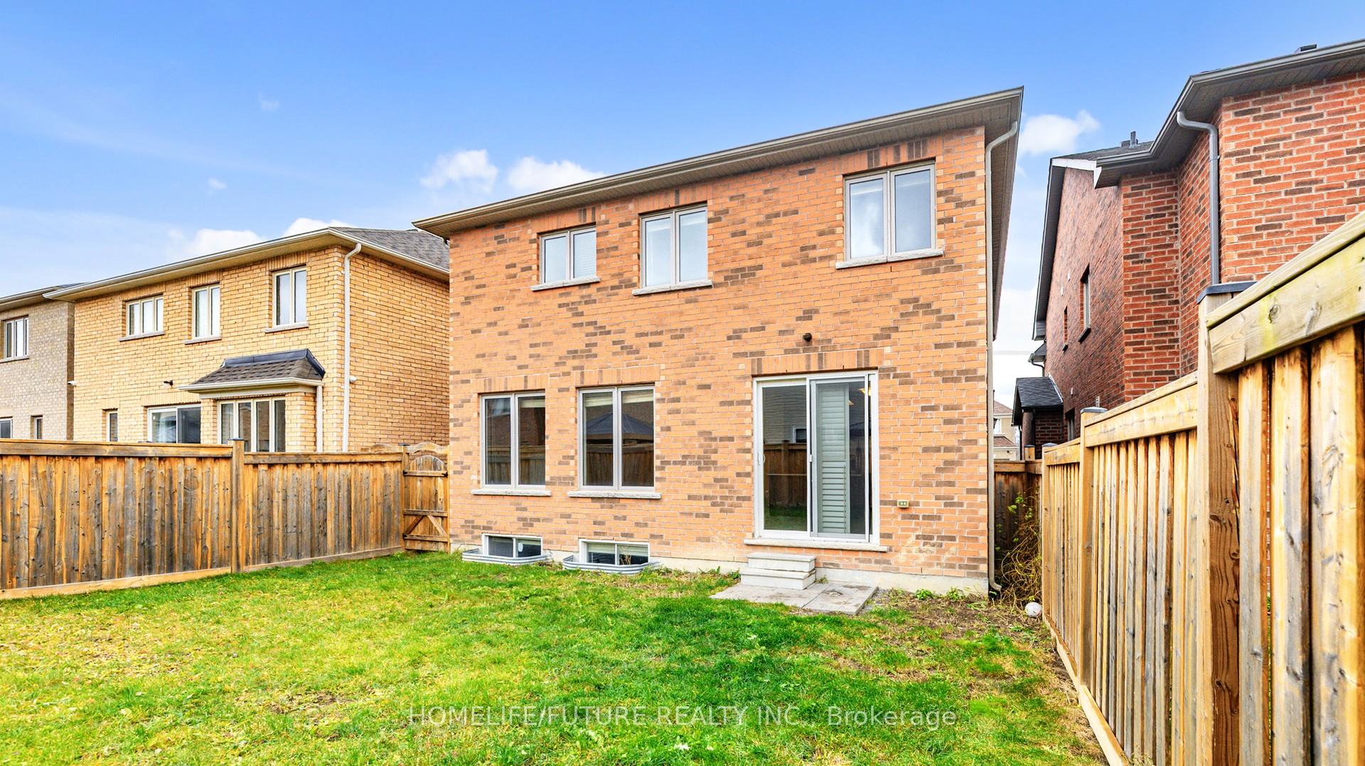 Photo 47 of 2372 Equestrian Crescent, Oshawa, Windfields — HOMEH