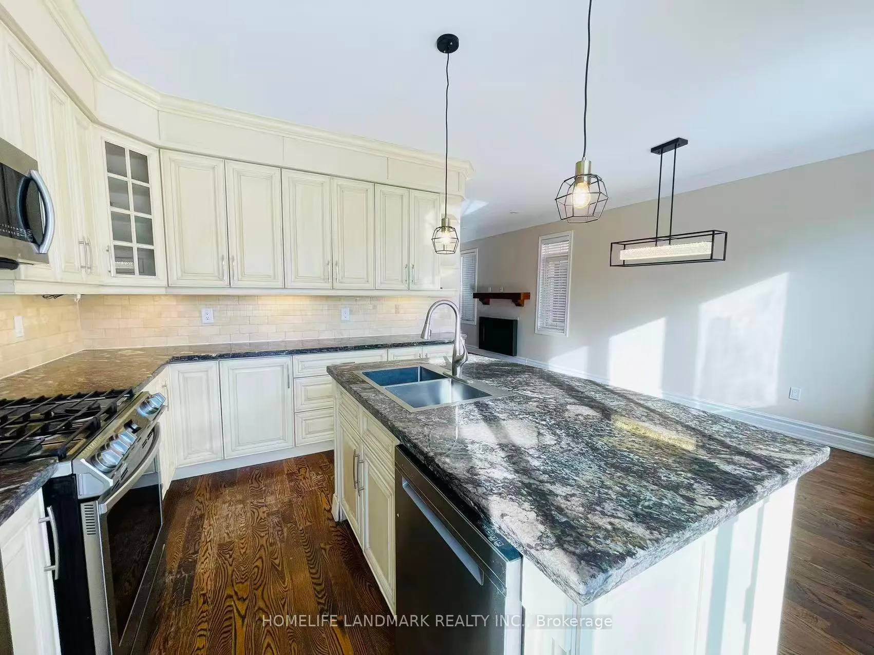 Photo 7 of 1268 Jezero Crescent, Oakville, Joshua Creek — HOMEH