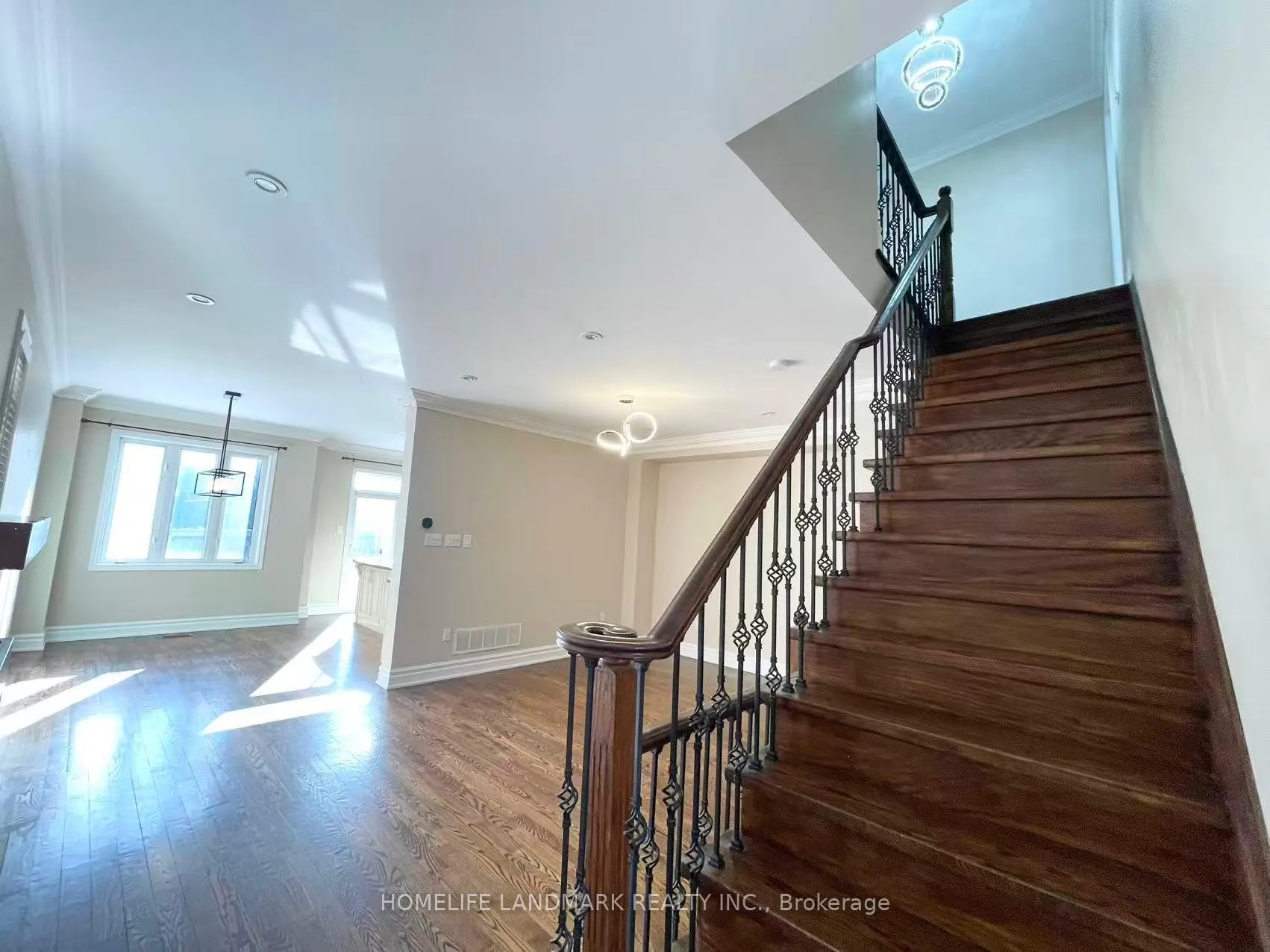 Photo 8 of 1268 Jezero Crescent, Oakville, Joshua Creek — HOMEH