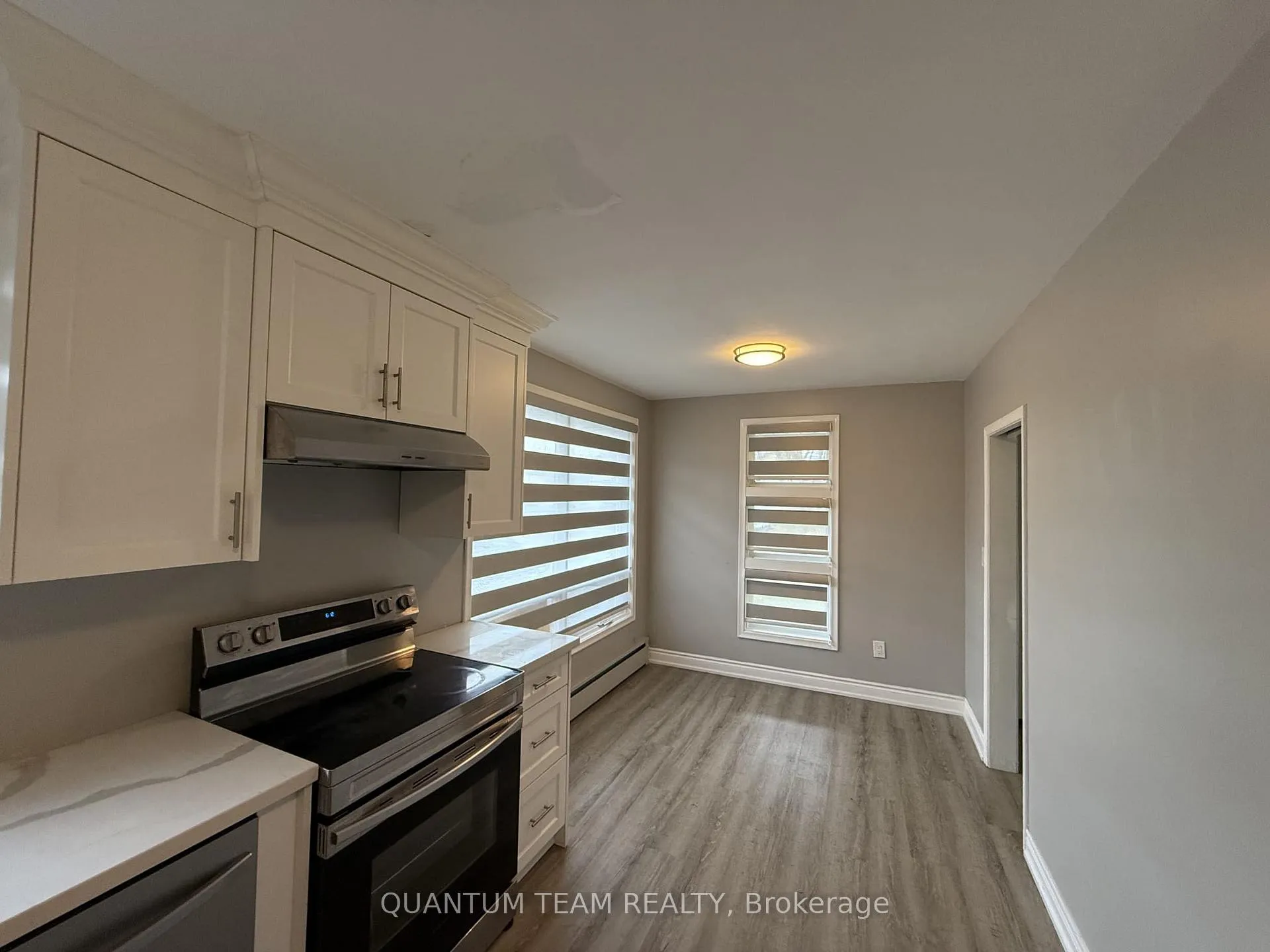 Photo 4 of 3391 Strang Drive, Niagara Falls, Chippawa — HOMEH