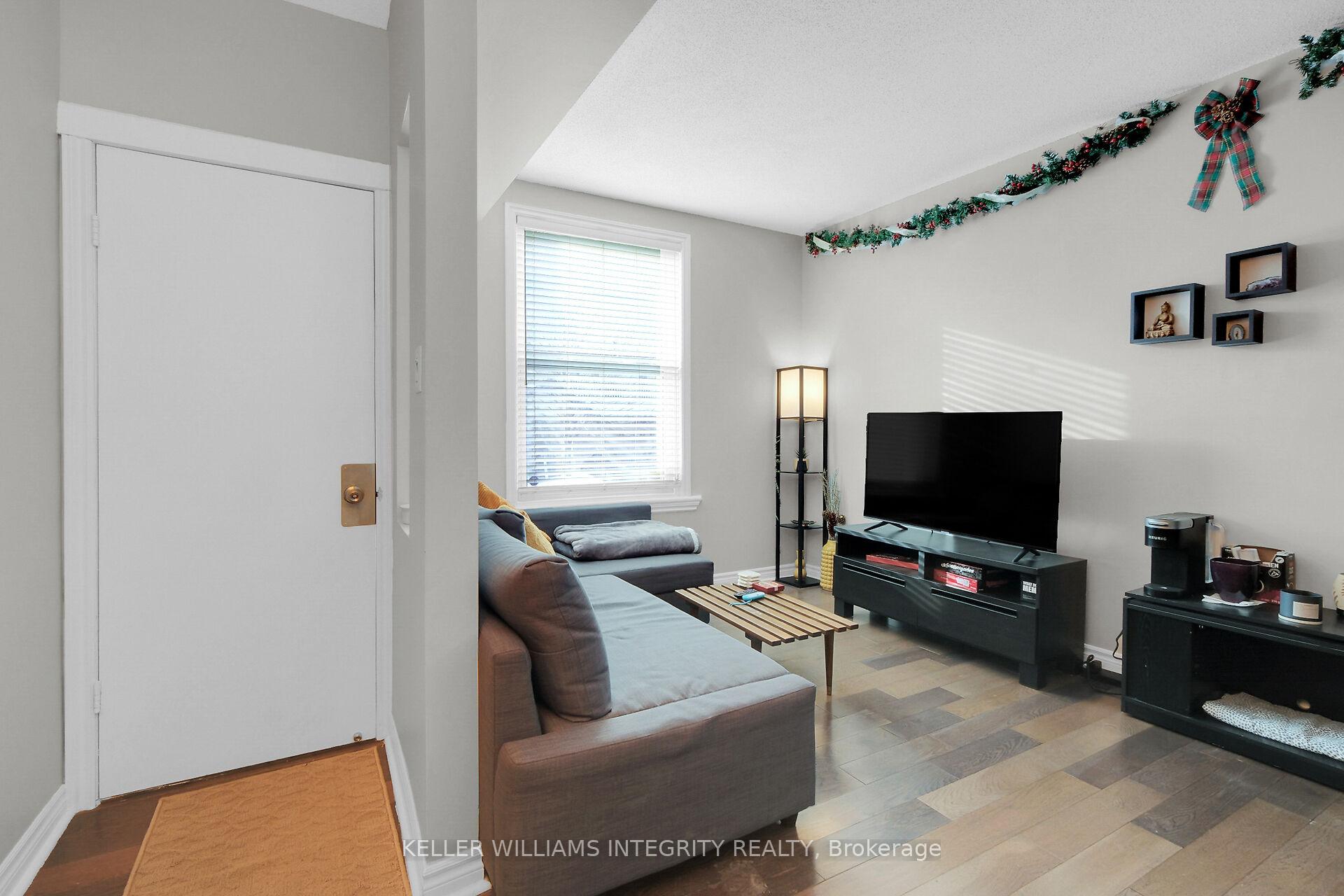 Photo 4 of 29 Douglas Avenue, Ottawa, Lindenlea — HOMEH
