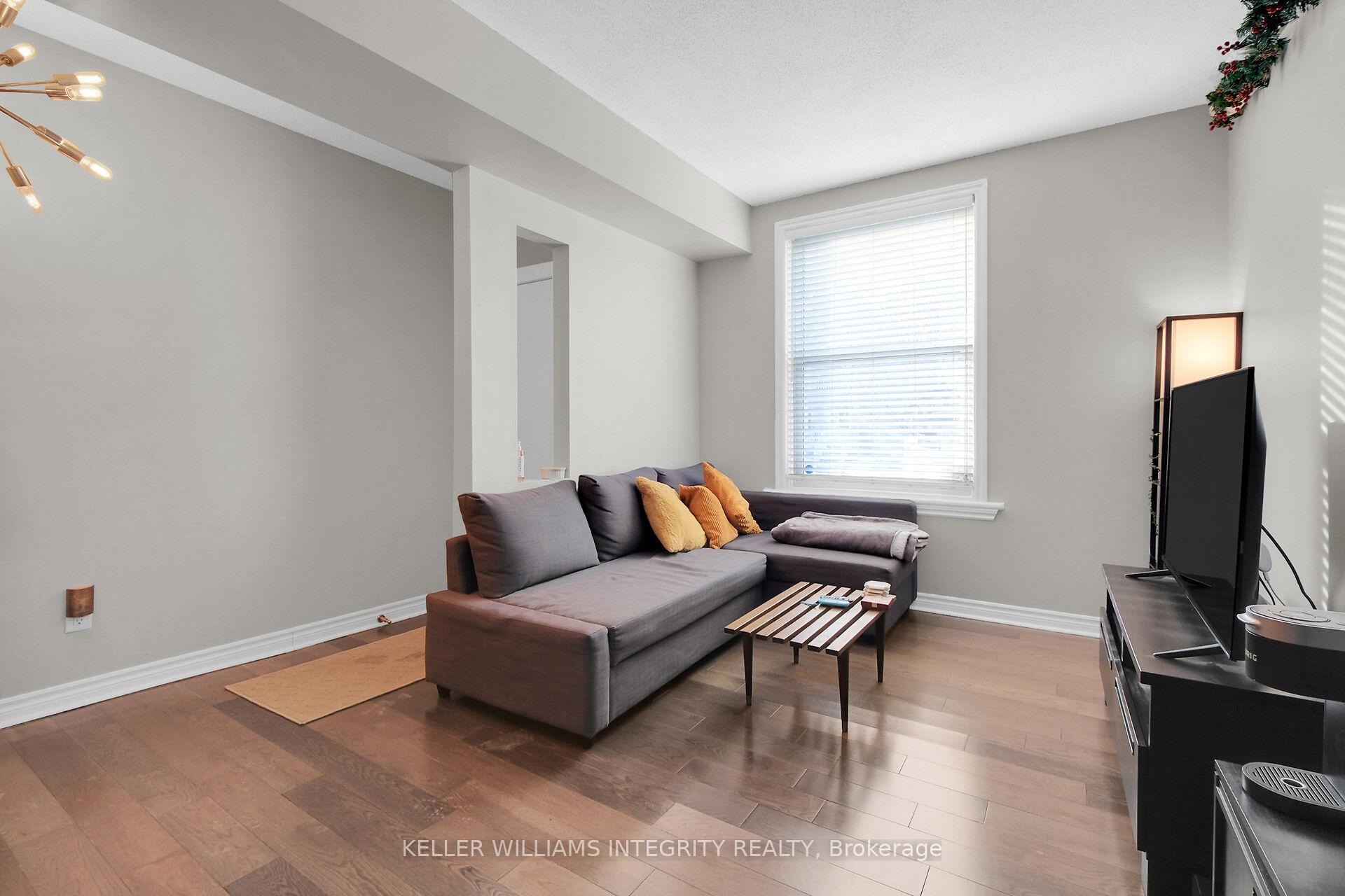 Photo 7 of 29 Douglas Avenue, Ottawa, Lindenlea — HOMEH